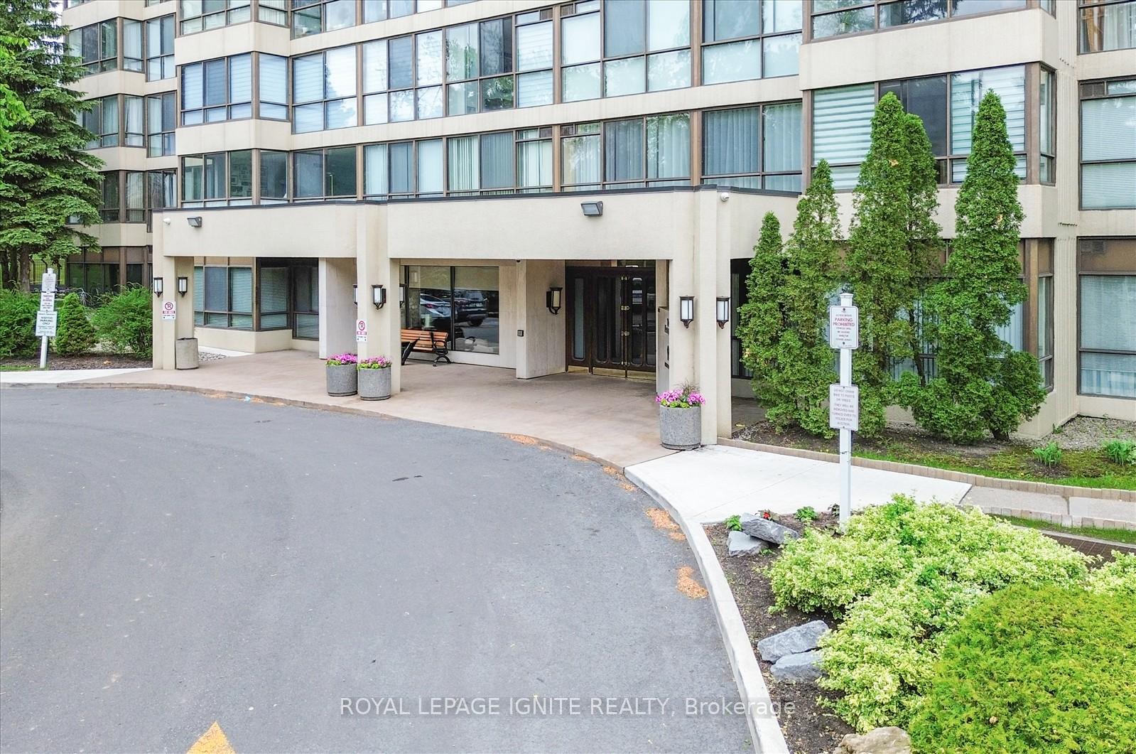 3 Bedrooms Condo at 131 Torresdale, Toronto For sale