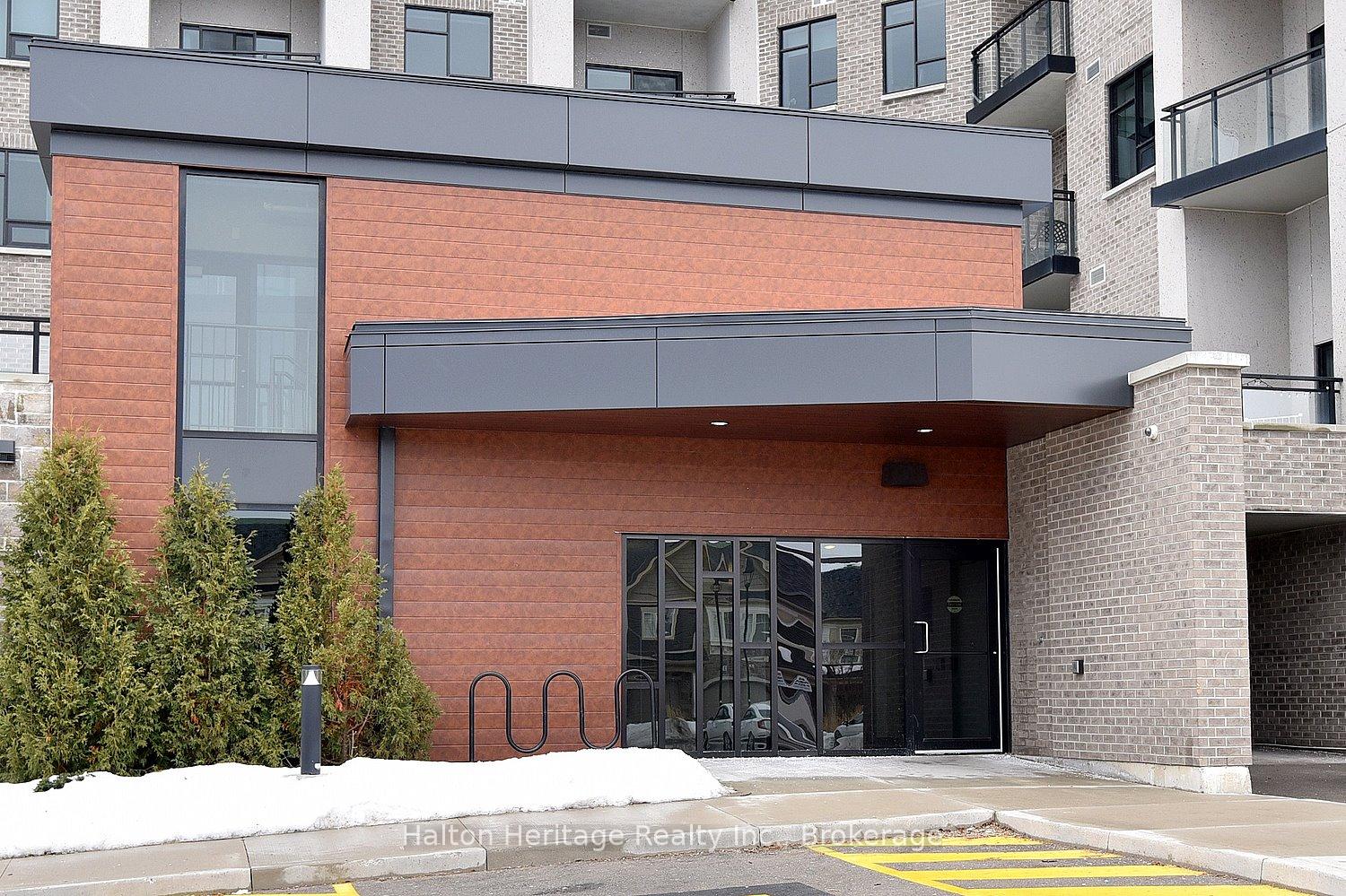 2 Bedrooms Condo at 30 Hamilton,  Hamilton For sale