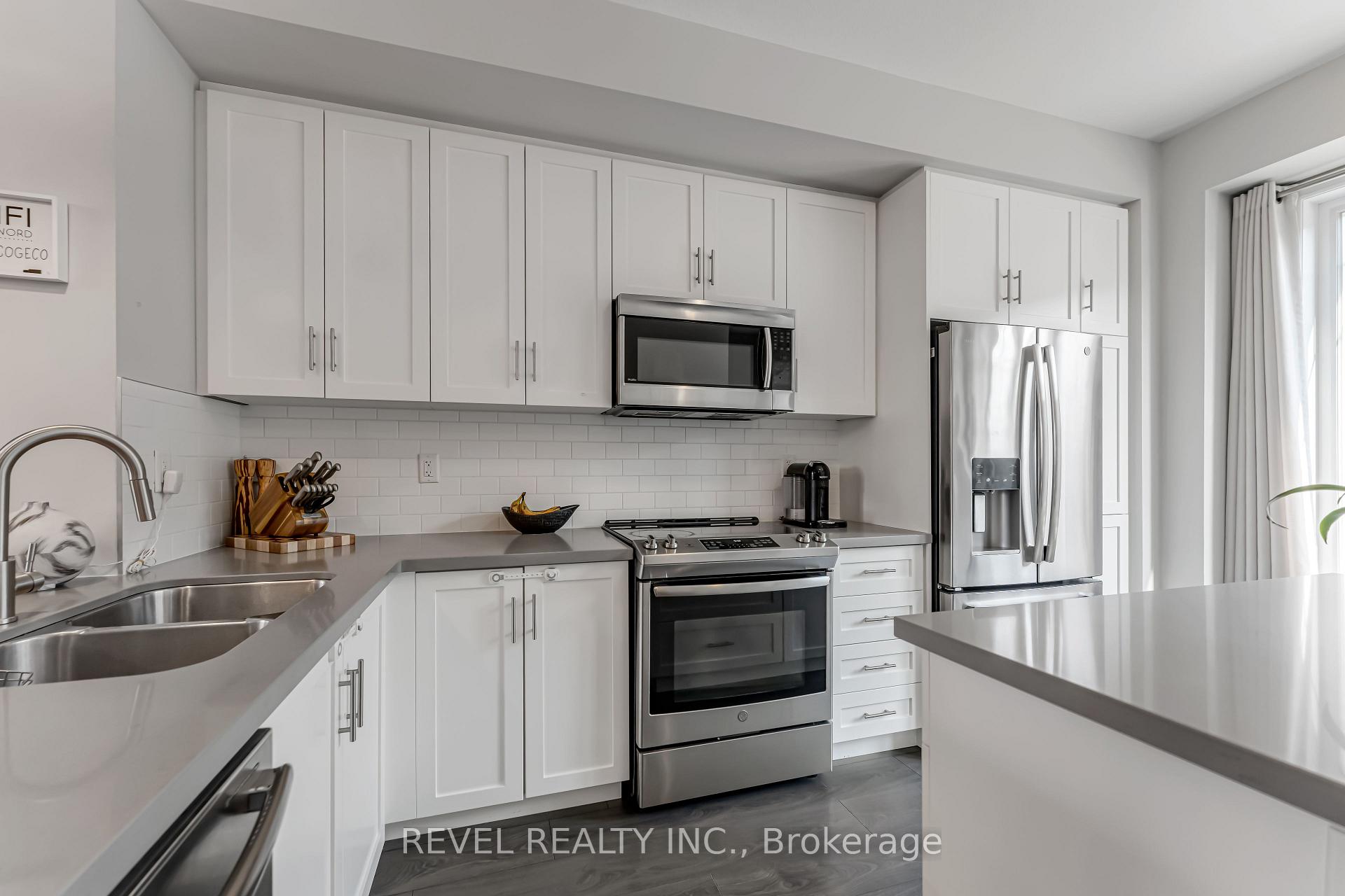 3 Bedrooms Condo at 288 Glover, Hamilton For sale