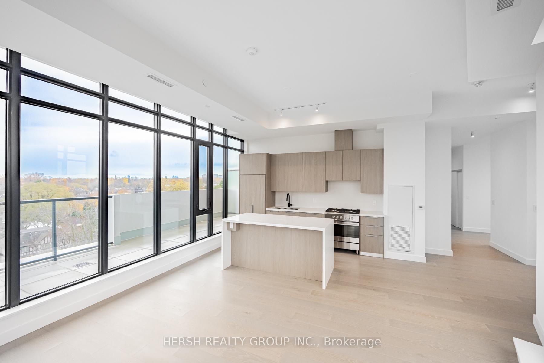 2 Bedrooms Condo at 160 Kingsway, Toronto For sale