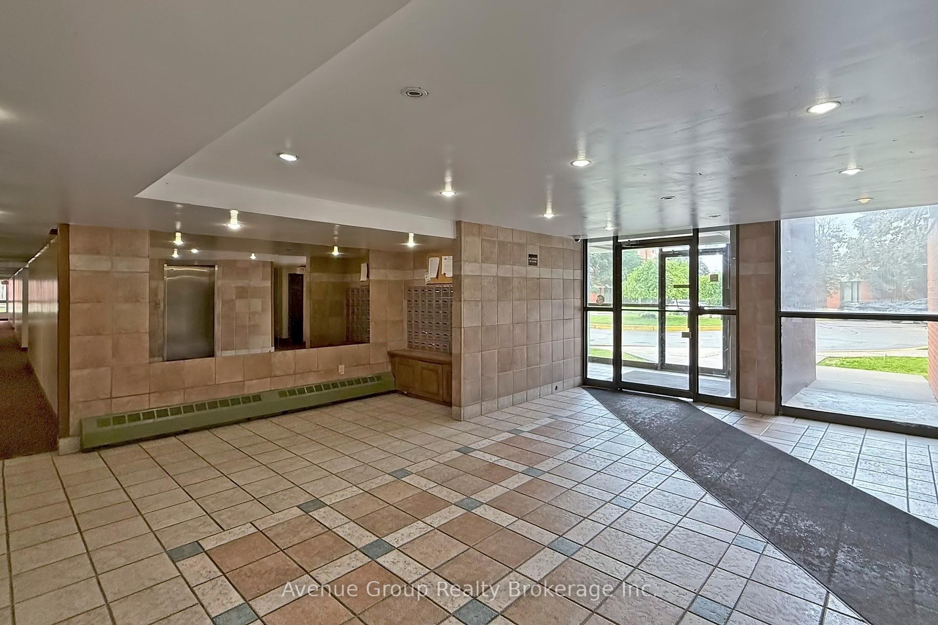 3 Bedrooms Condo at 1703 Mccowan, Toronto For sale