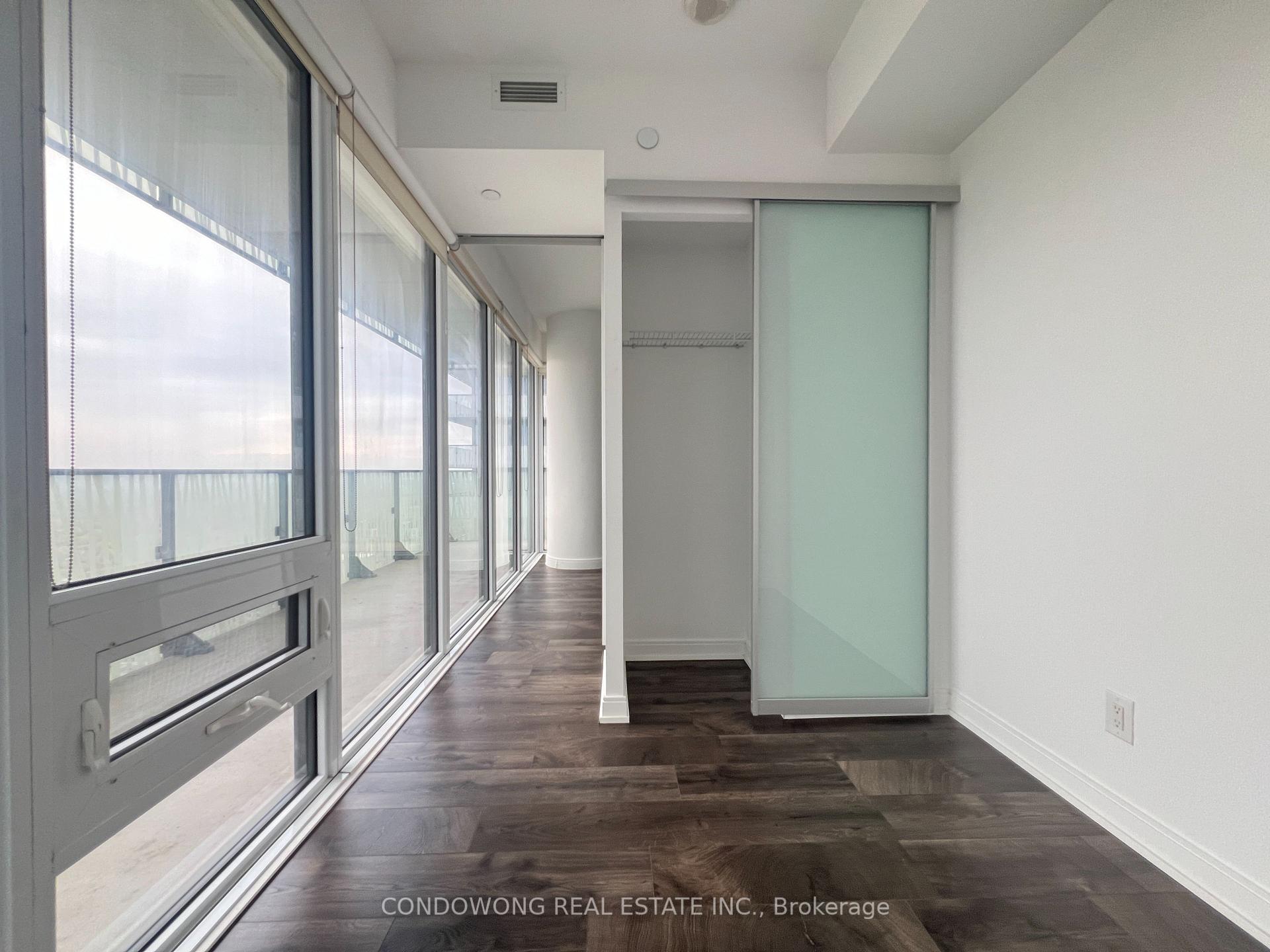 2 Bedrooms Condo at 42 Charles, Toronto For sale