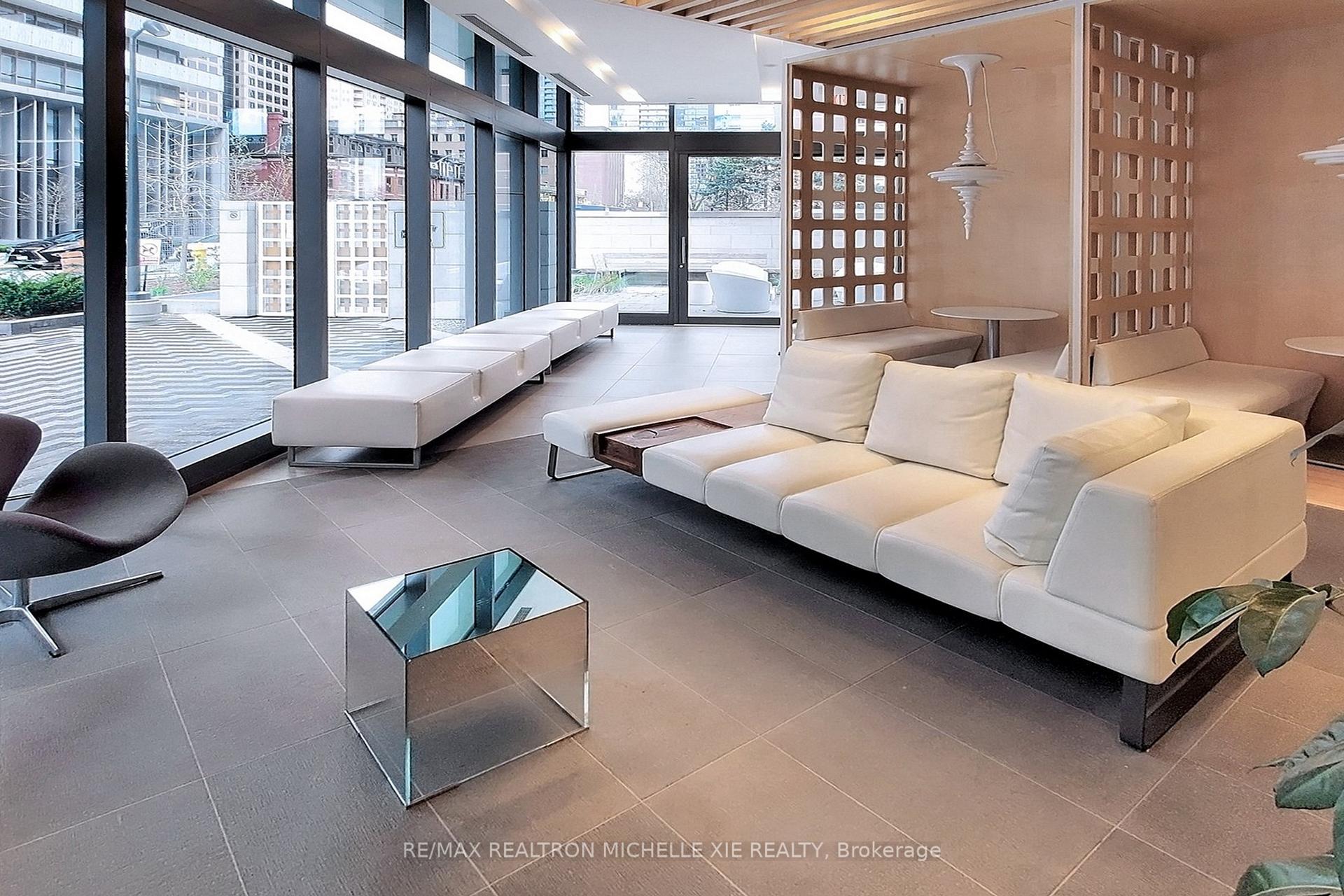 2 Bedrooms Condo at 45 Charles, Toronto For sale