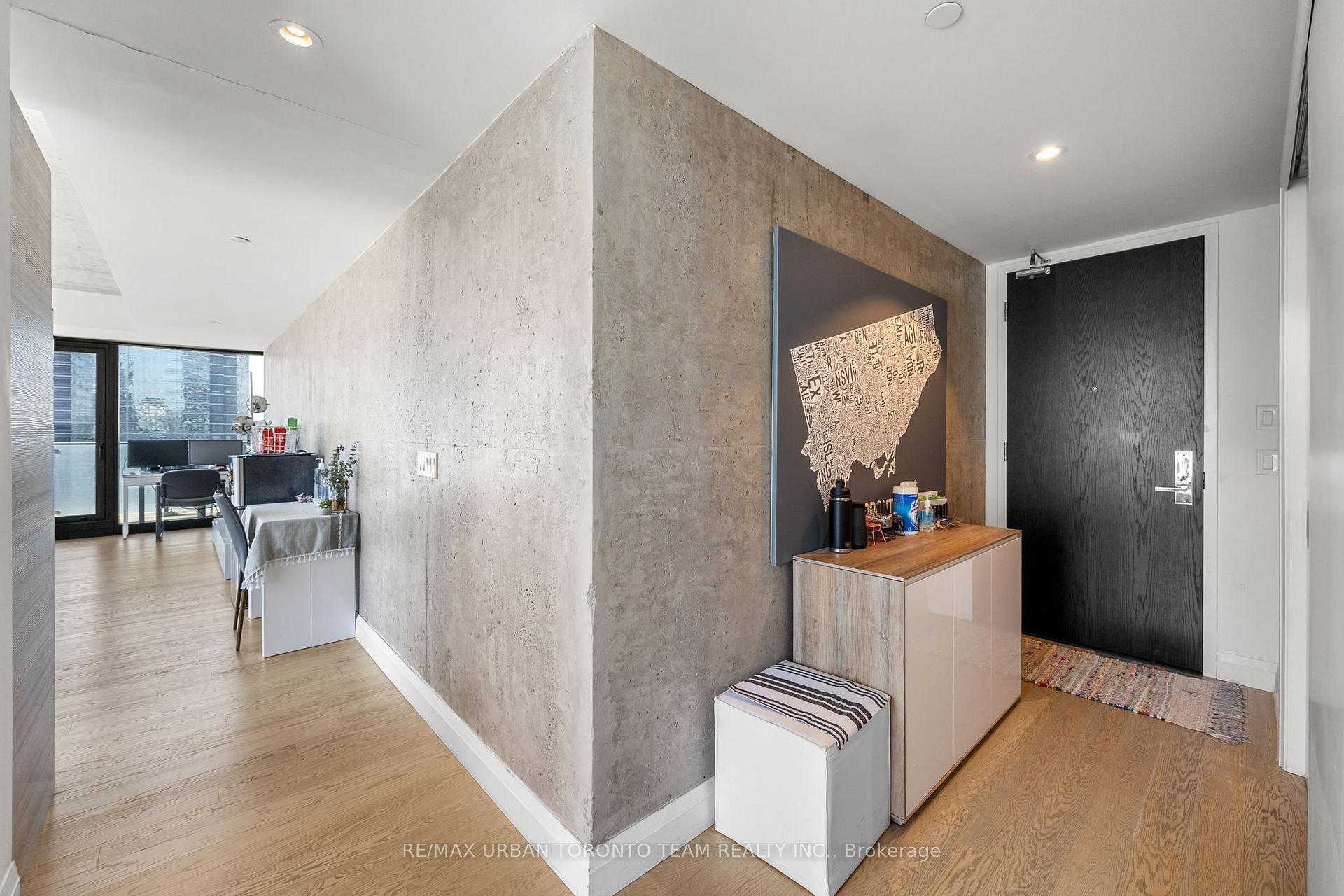 2 Bedrooms Condo at 224 King, Toronto For sale