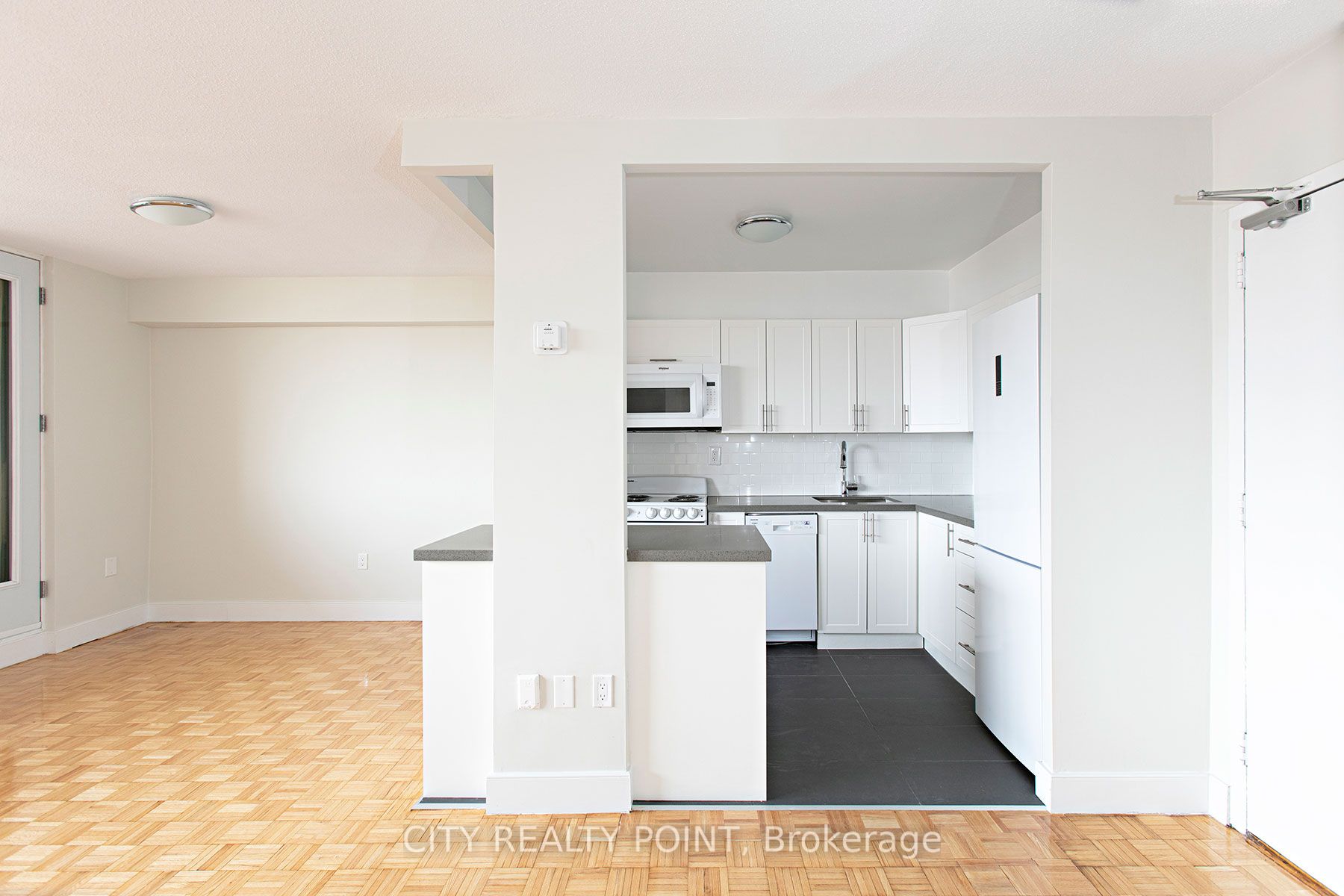 666 Spadina Avenue, #215