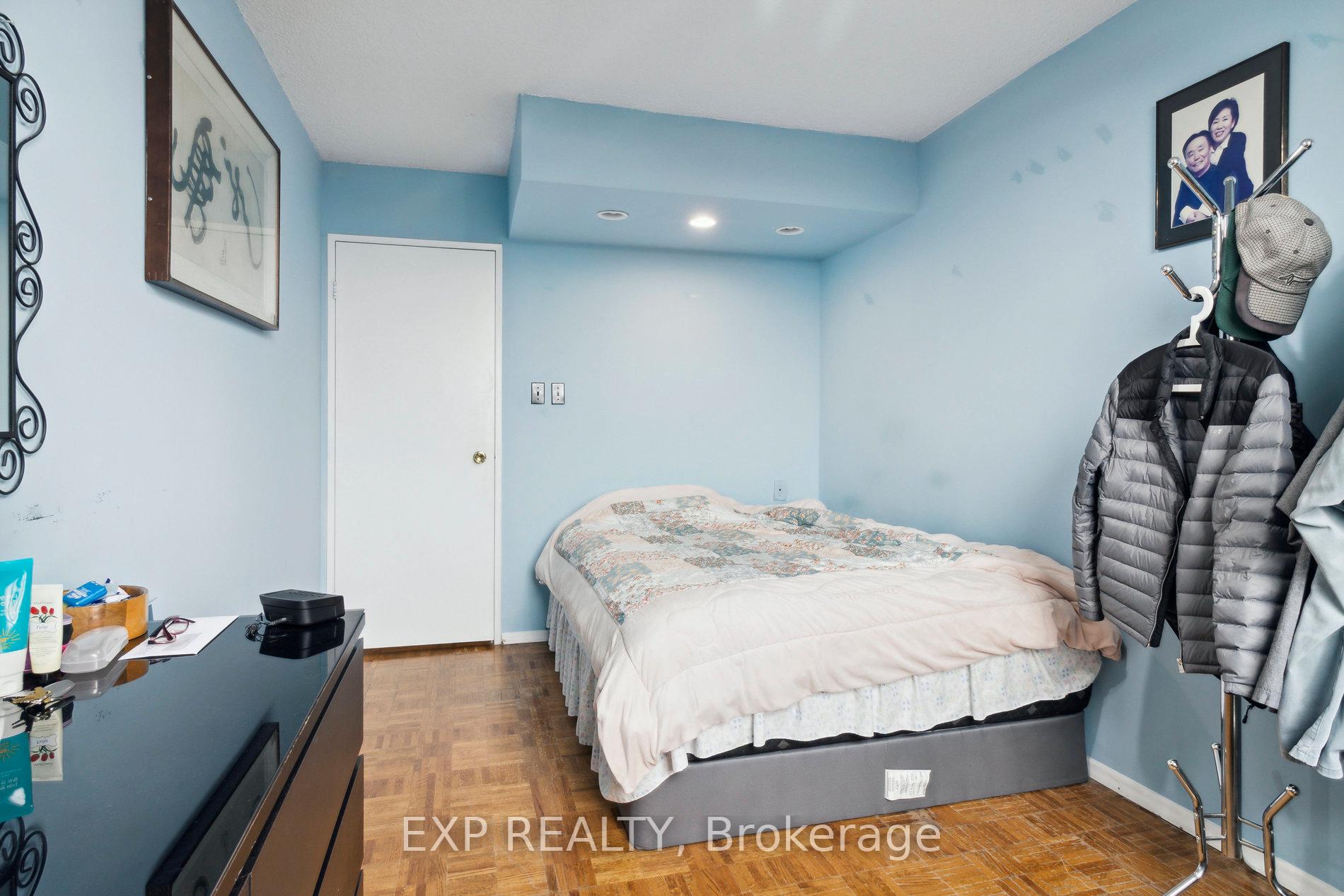 3 Bedrooms Condo at 205 Hilda, Toronto For sale