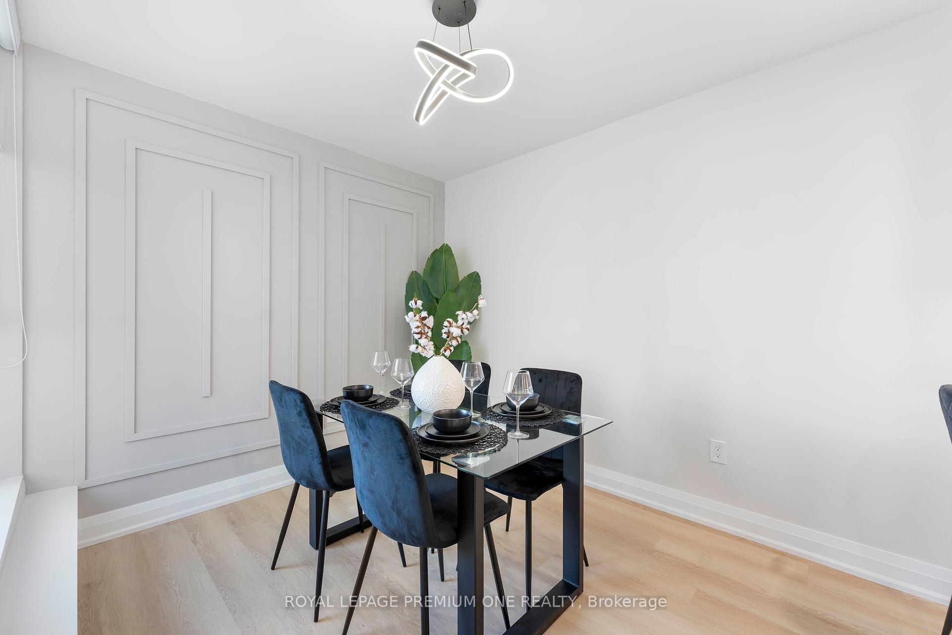 3 Bedrooms Condo at 60 Southport, Toronto For sale