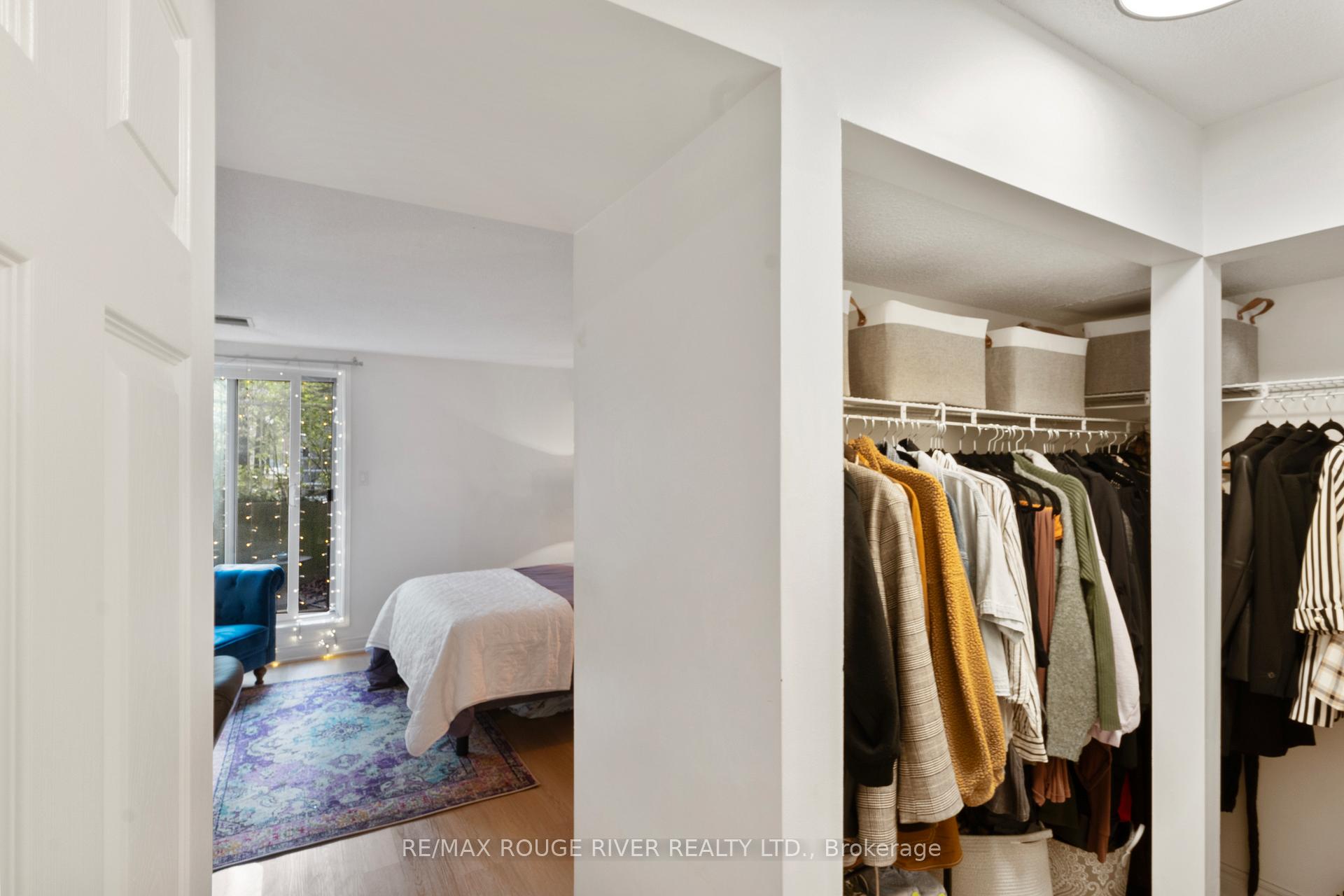 2 Bedrooms Condo at 32 Massey, Toronto For sale