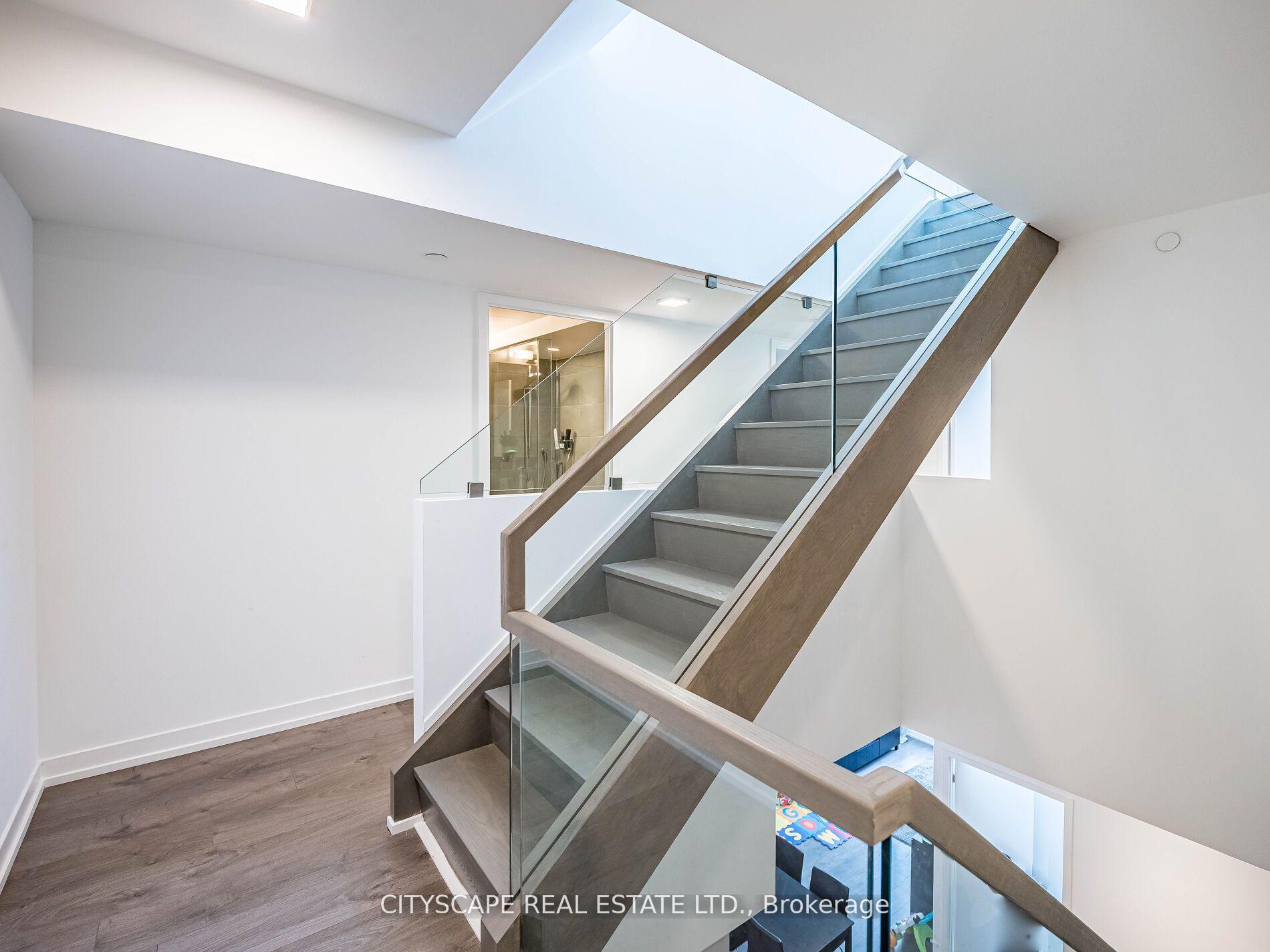 4 Bedrooms Condo at 9 Buttermill, Vaughan For sale