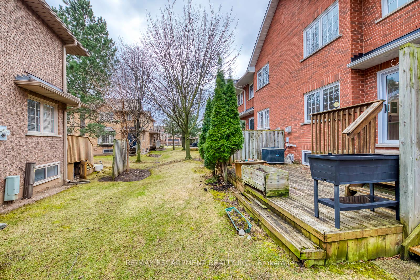 3 Bedrooms Condo at 2880 Headon Forest,  Burlington For sale