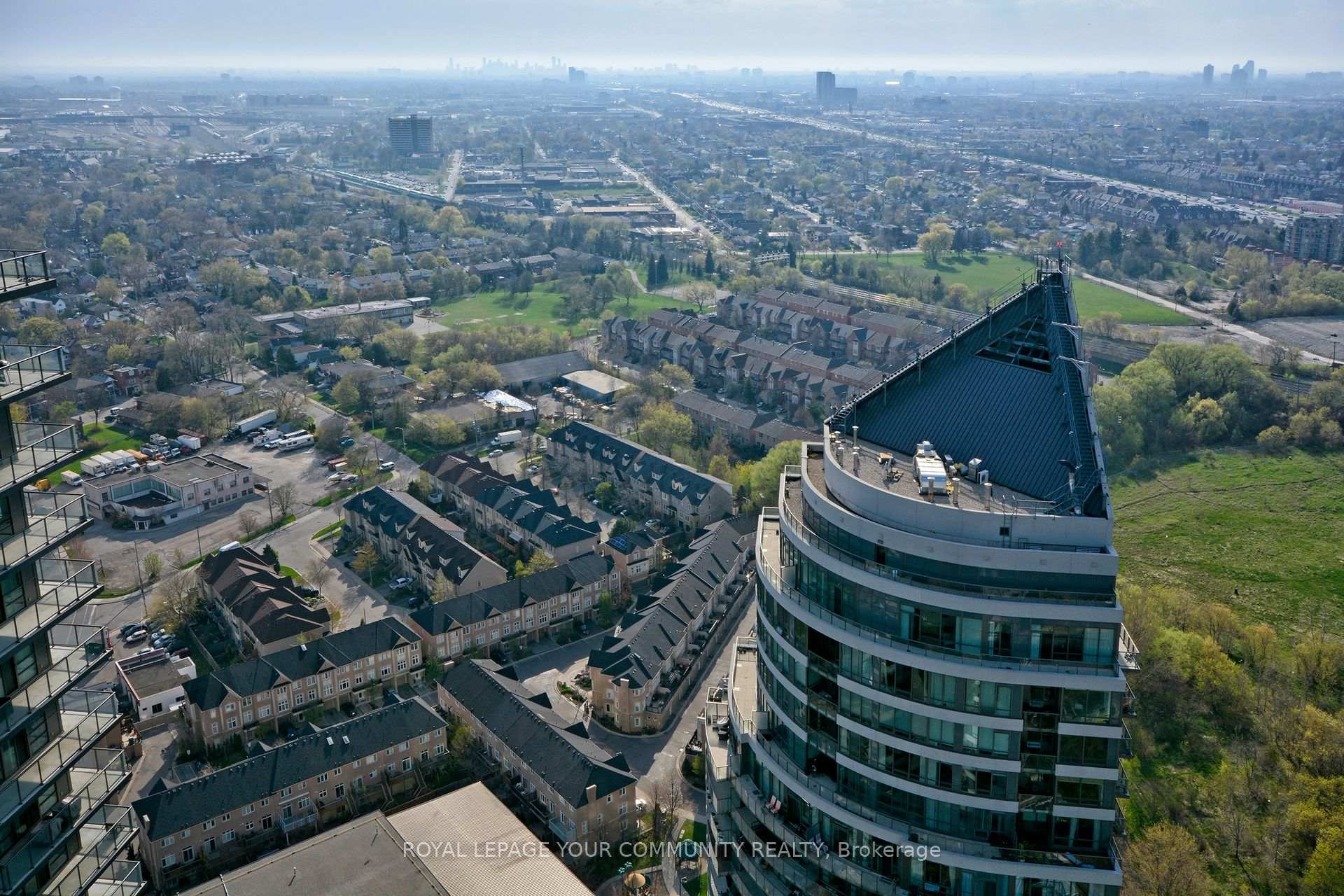 3 Bedrooms Condo at 2230 Lake Shore, Toronto For sale