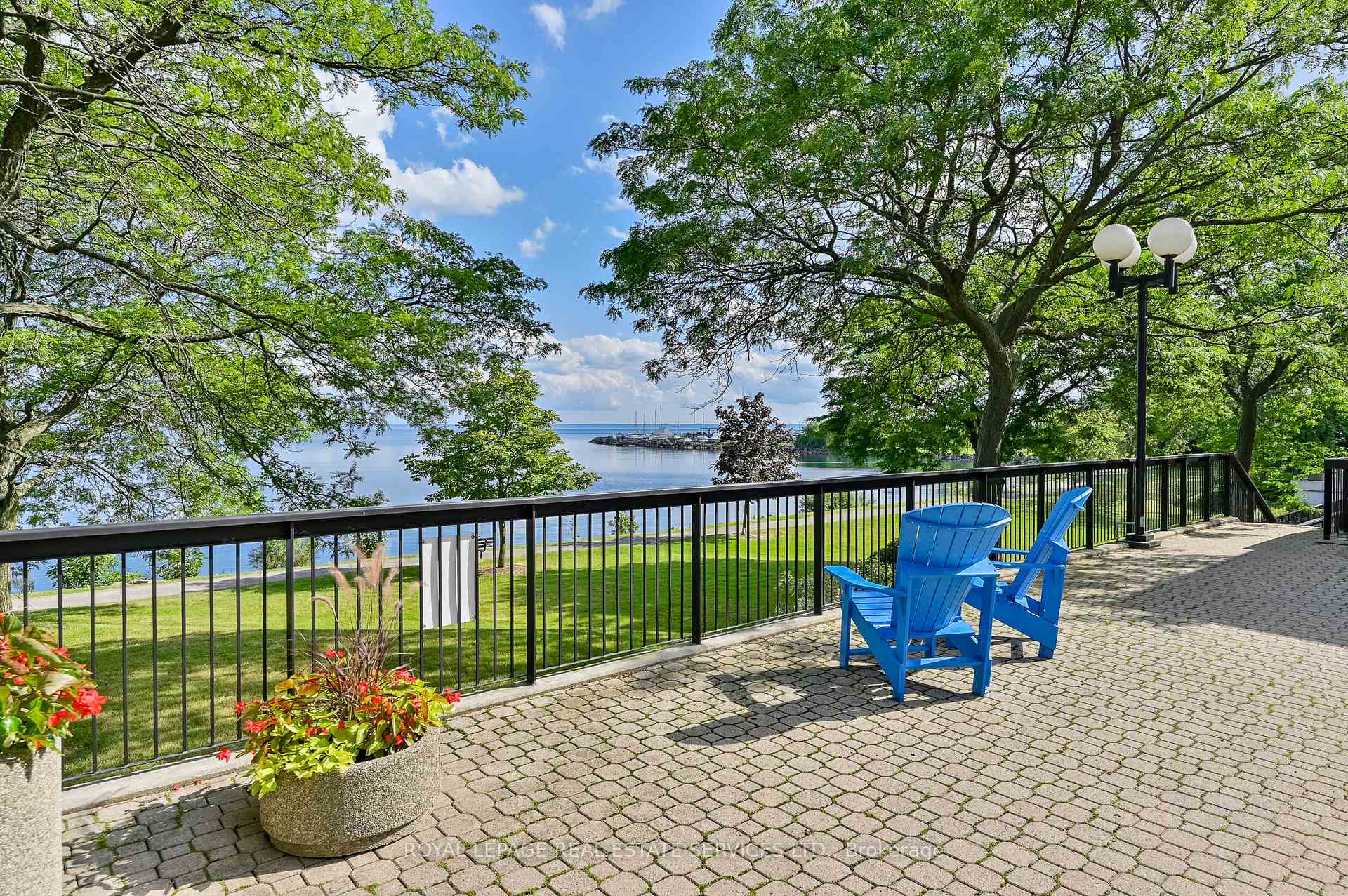 2 Bedrooms Condo at 2180 Marine,  Oakville For sale