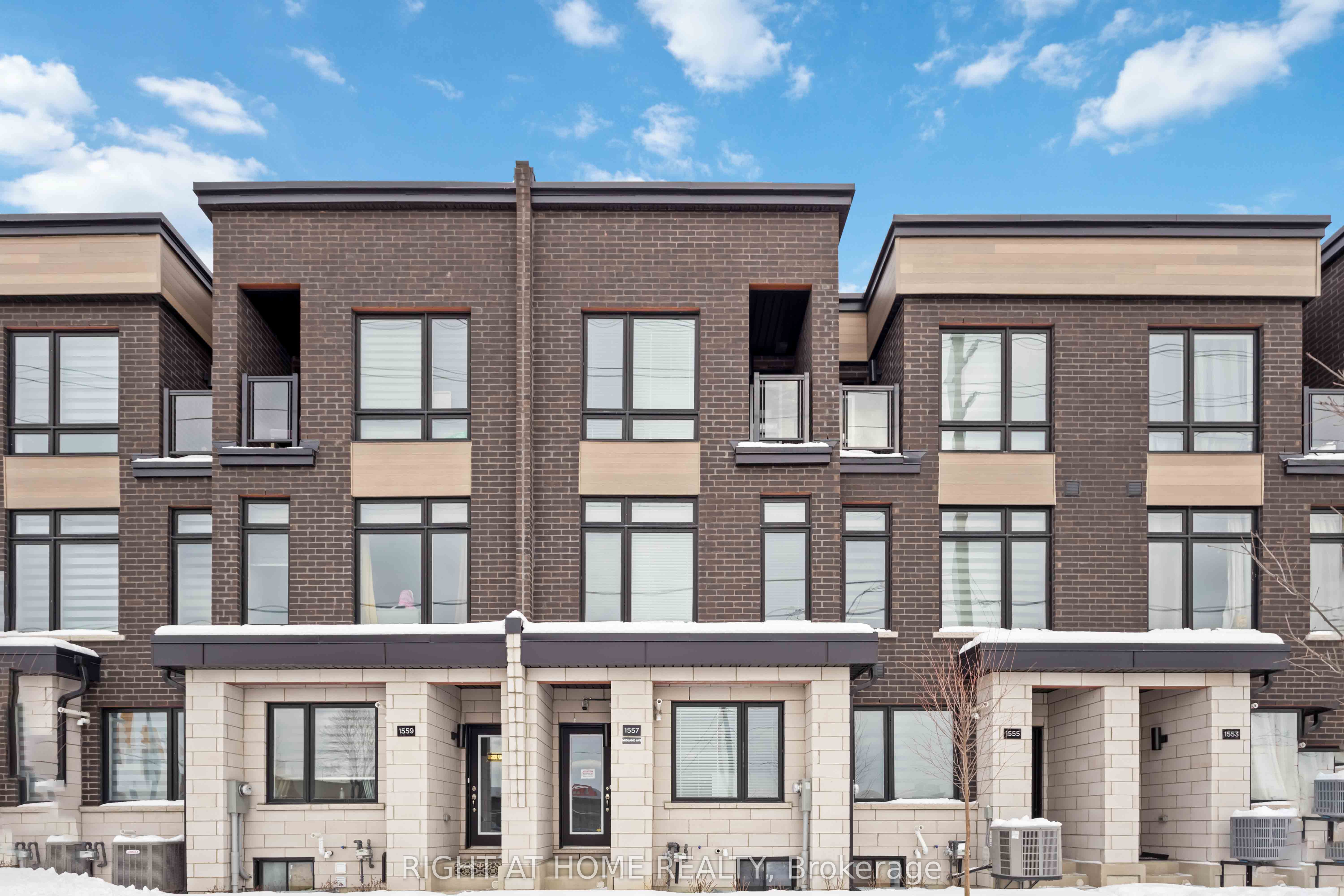 1557 Midland Avenue, Toronto, ON M1P 0G3