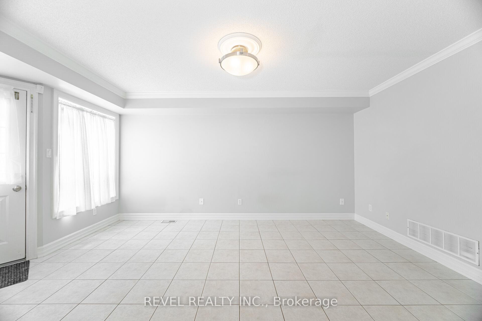 2 Bedrooms Condo at 1489 Heritage, Oakville For sale