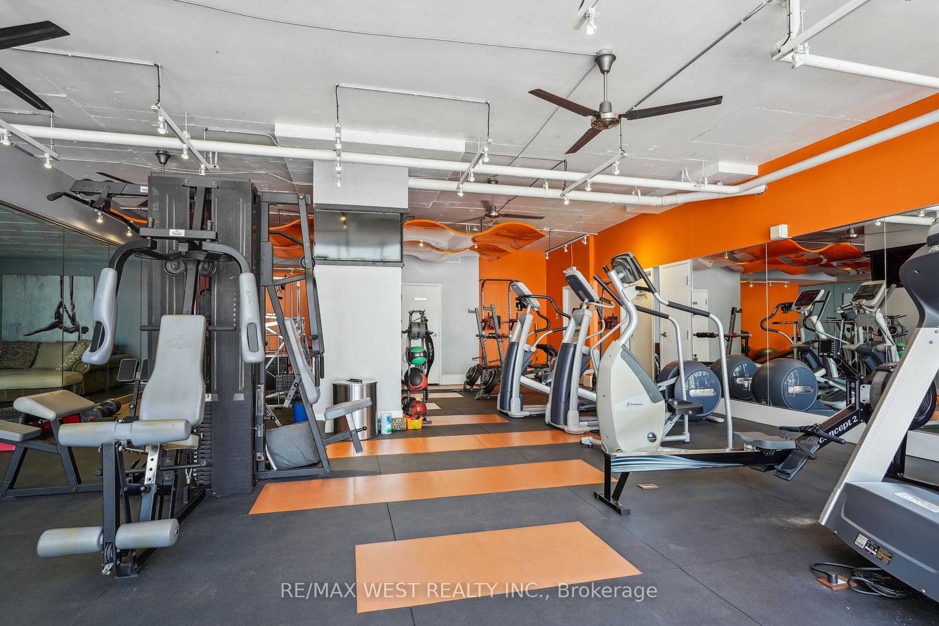 2 Bedrooms Condo at 256 Jarvis, Toronto For sale