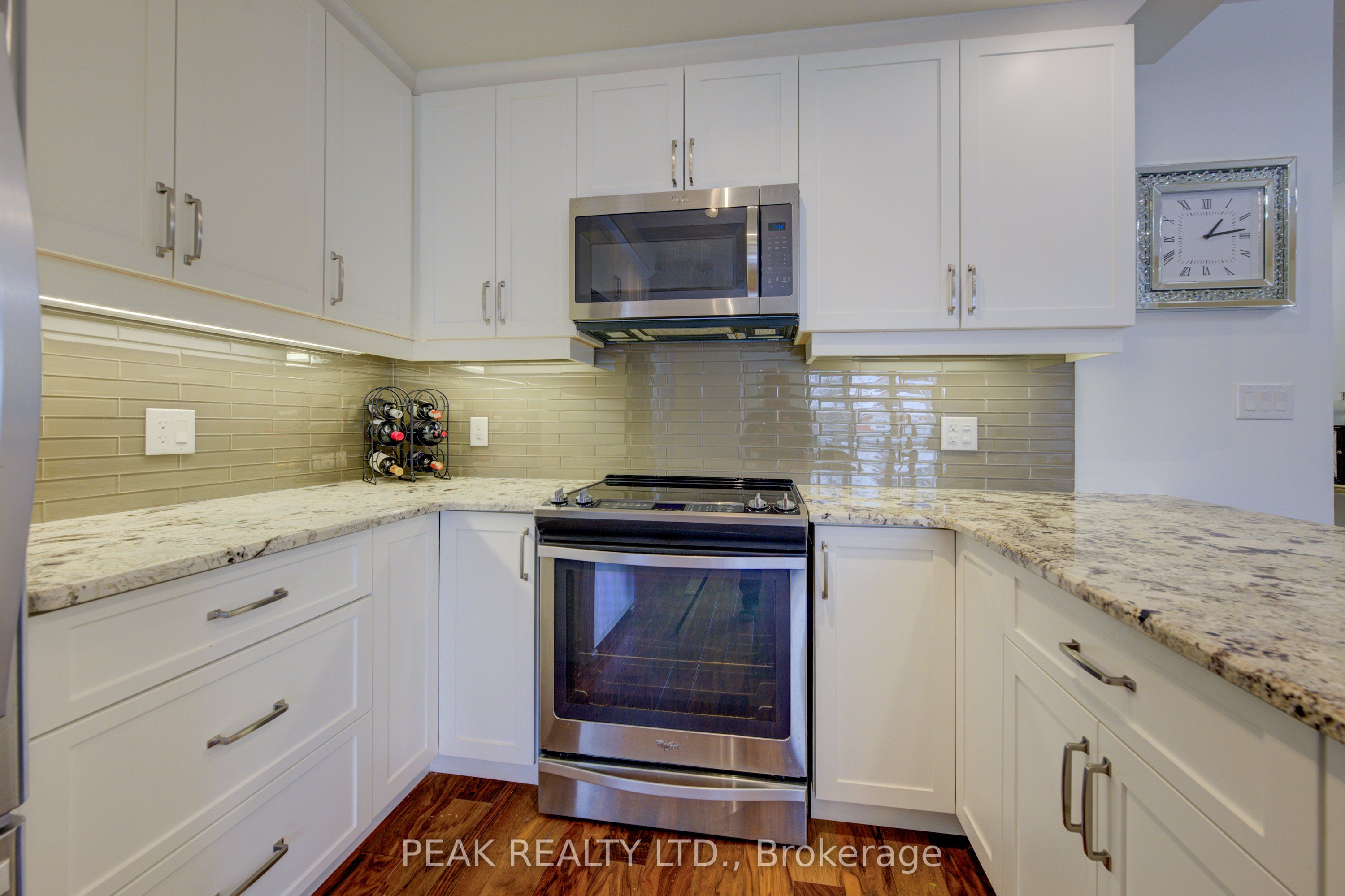 255 John Street N, #213