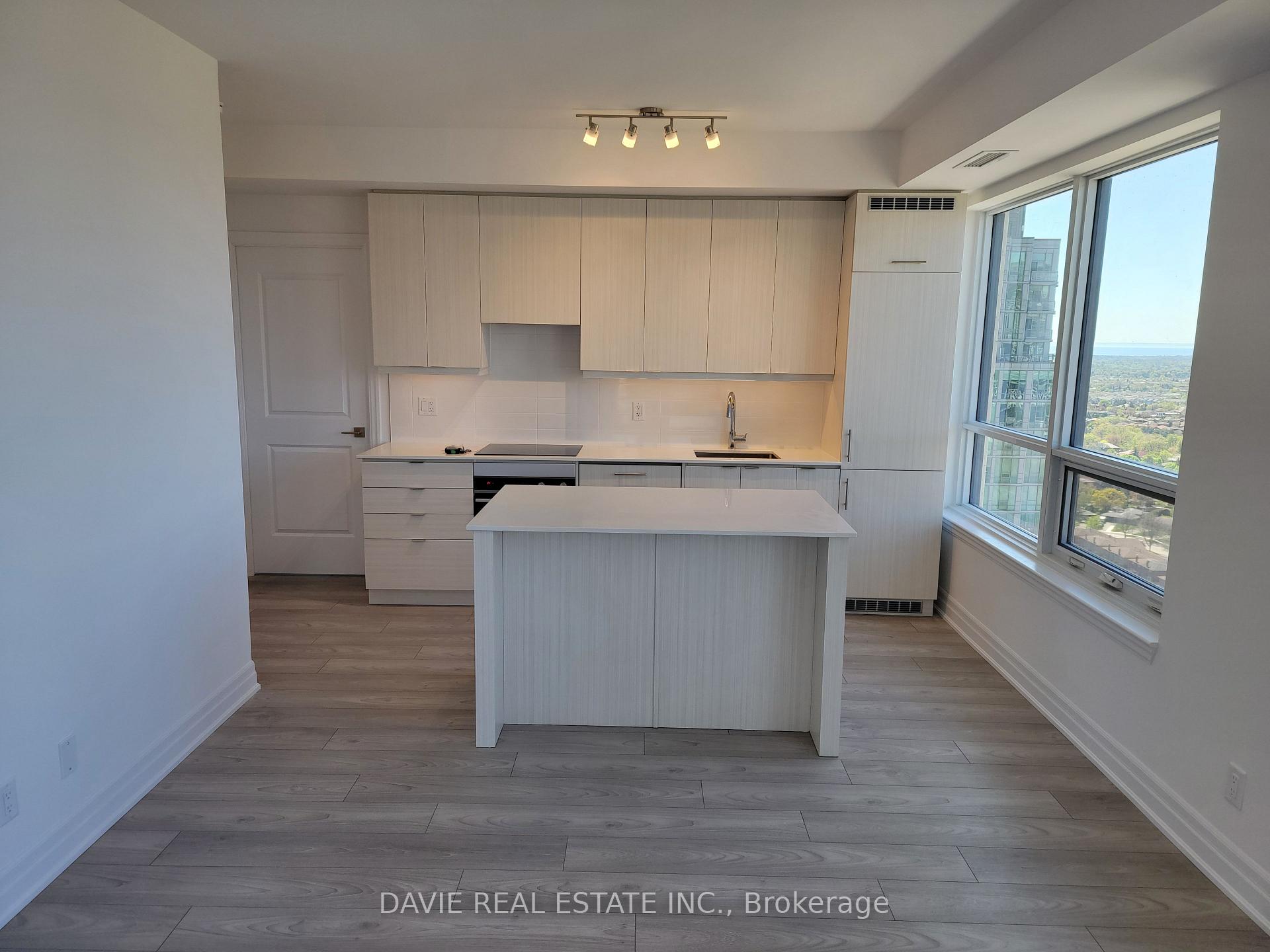 2 Bedrooms Condo at 36 Elm,  Mississauga For sale