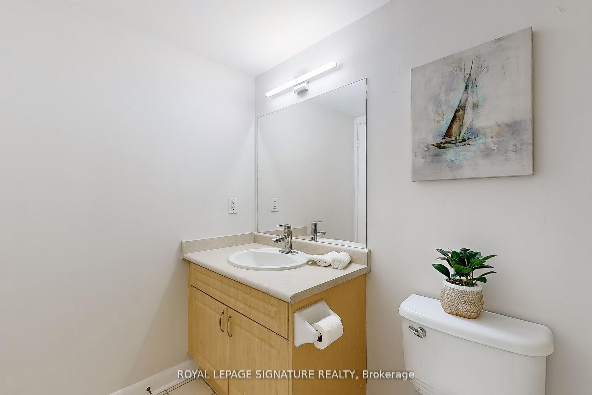 2 Bedrooms Condo at 600 Fleet, Toronto For sale