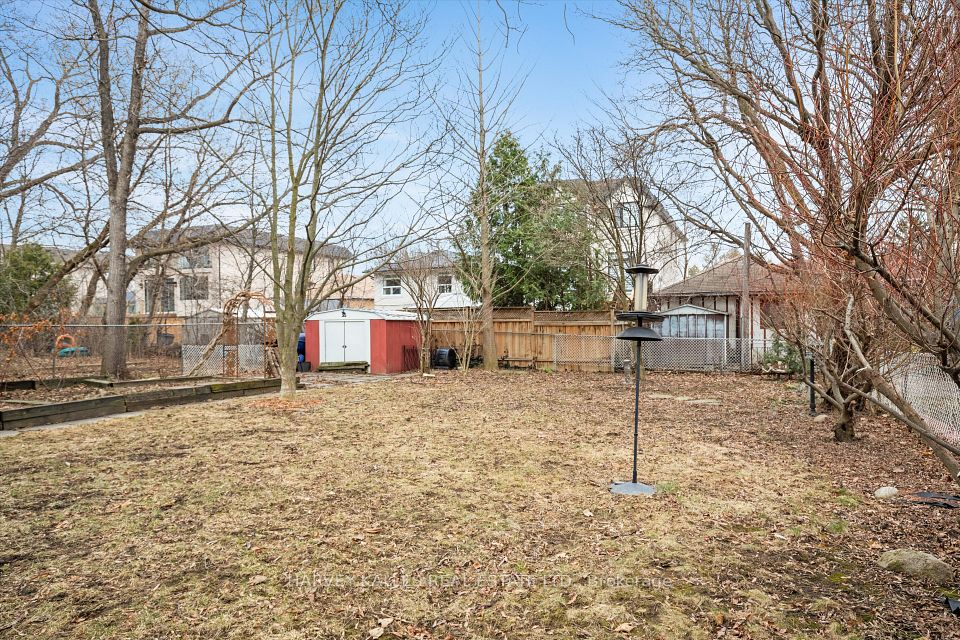 371 Hounslow Avenue
