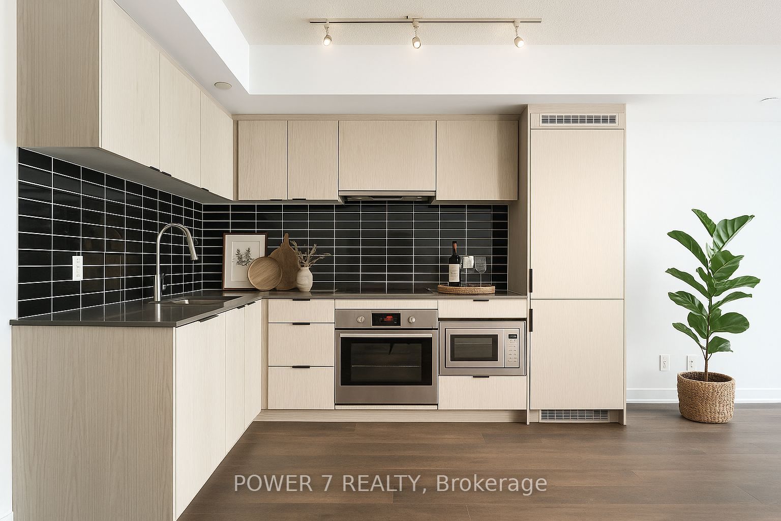 60 Shuter Street, #615