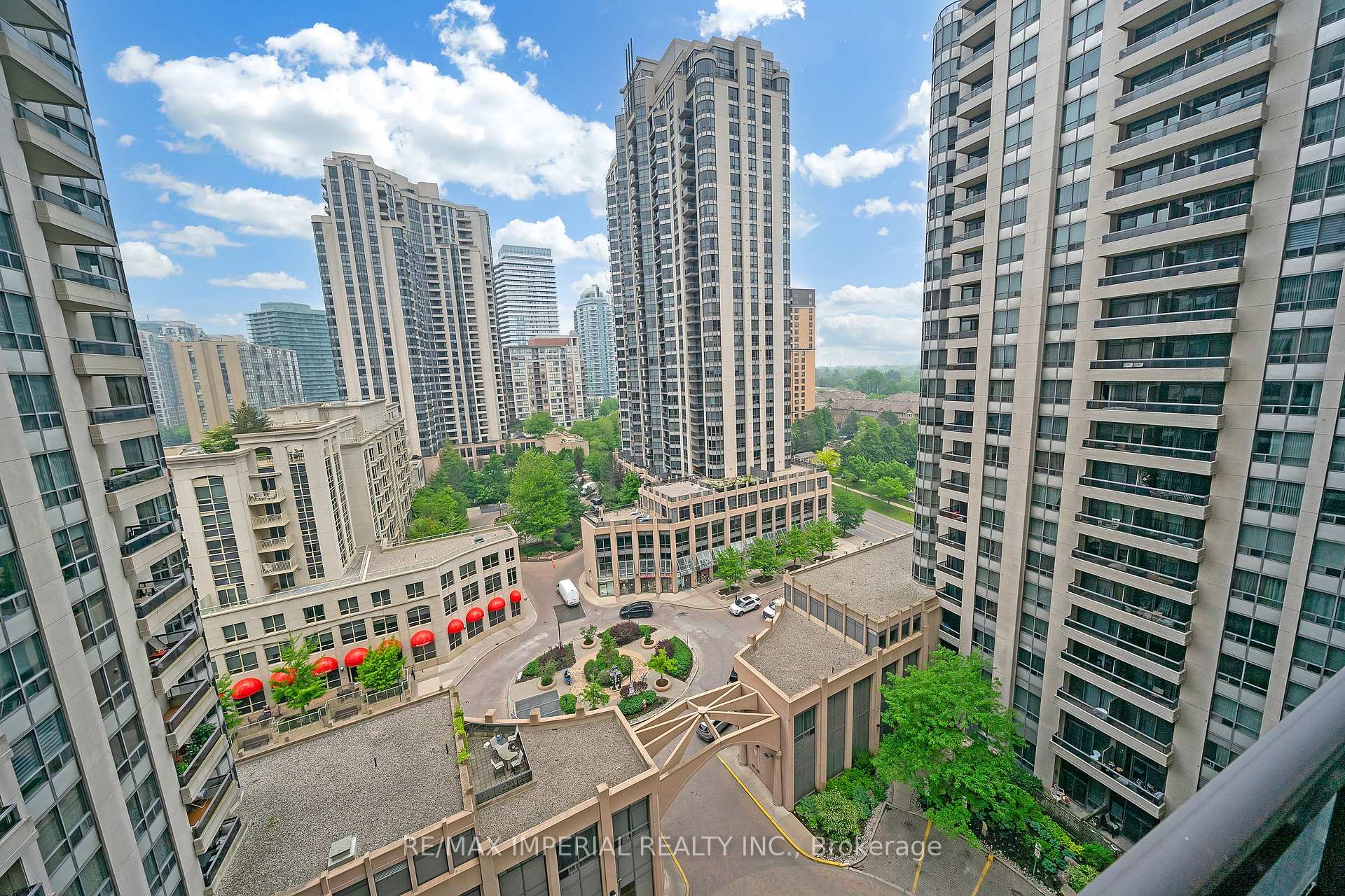 2 Bedrooms Condo at 5 northtown, Toronto For sale