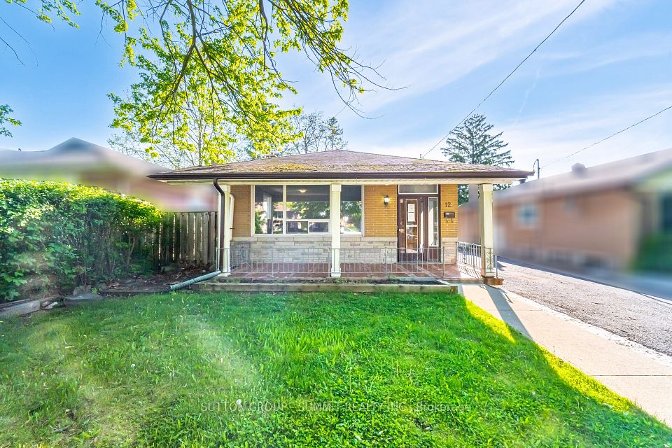 12 Dashwood Crescent, Toronto, ON M9V 2N8