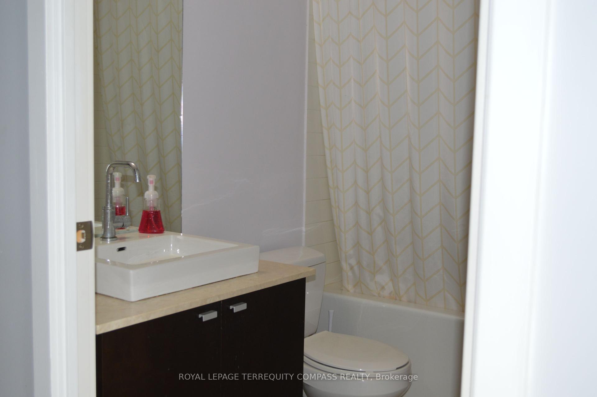 1 Bedroom Condo at 105 The Queensway,  Toronto For sale