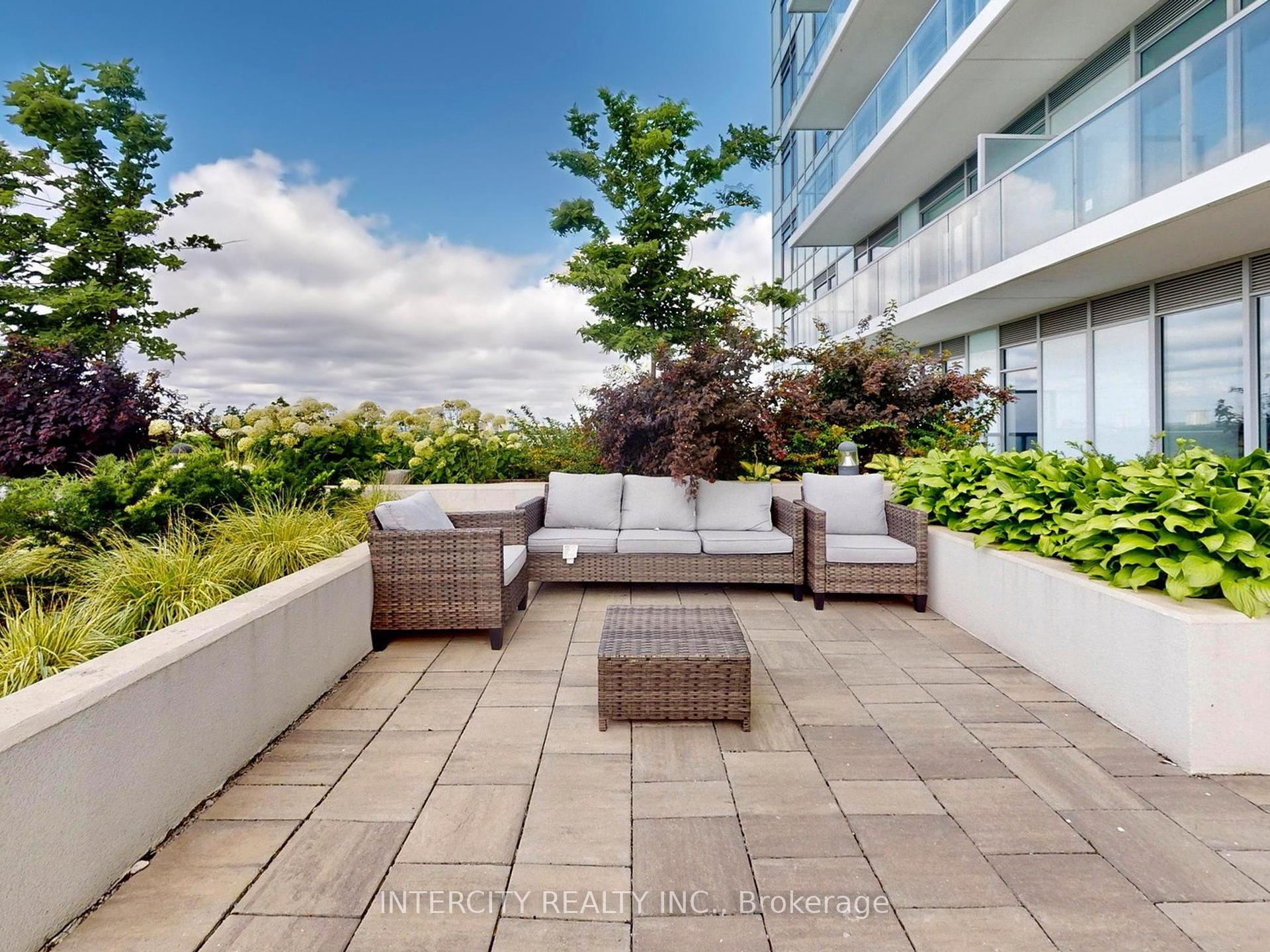 1 Bedroom Condo at 3220 Sheppard, Toronto For sale