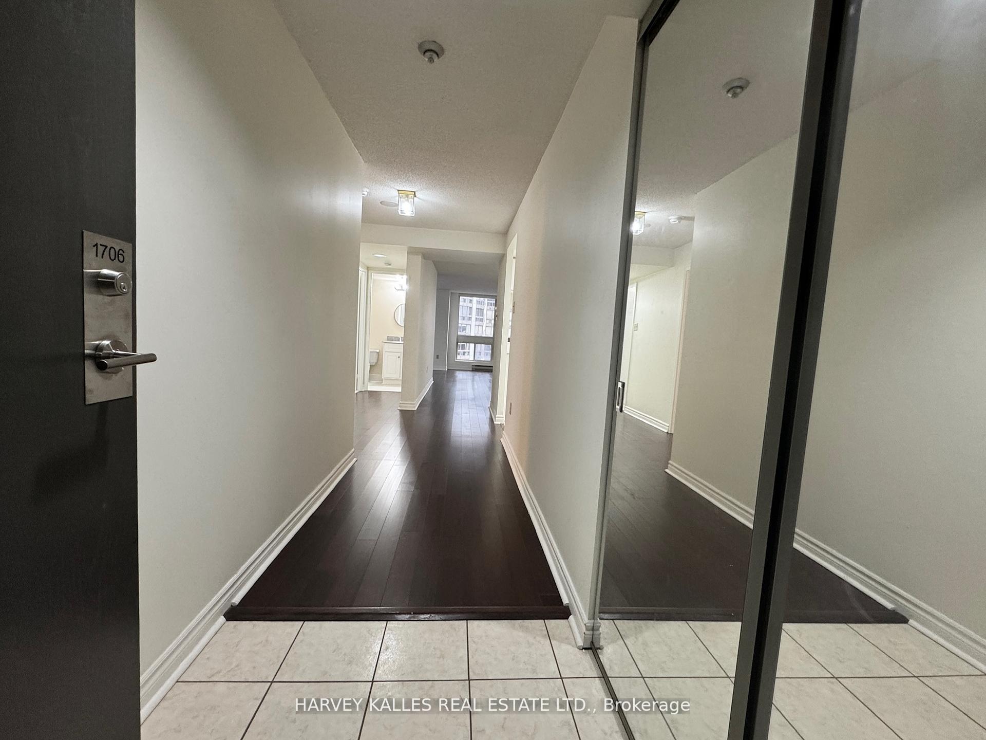 2 Bedrooms Condo at 5 Kenneth, Toronto For sale