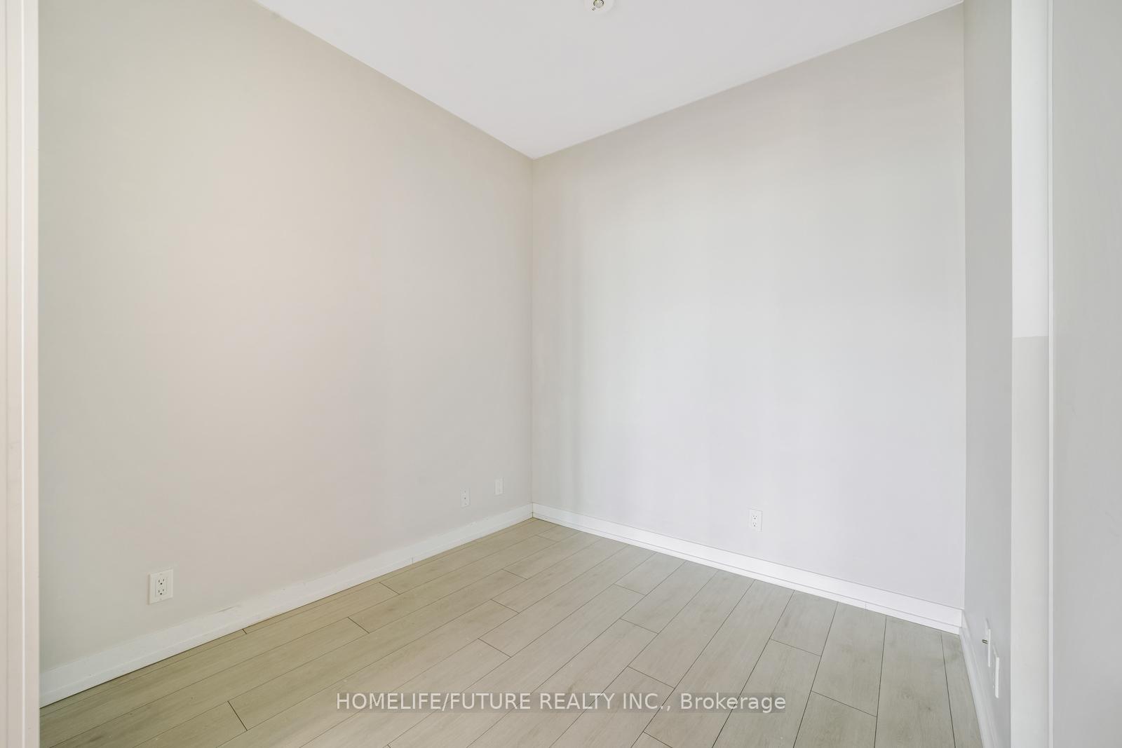 2 Bedrooms Condo at 898 Portage,  Vaughan For sale
