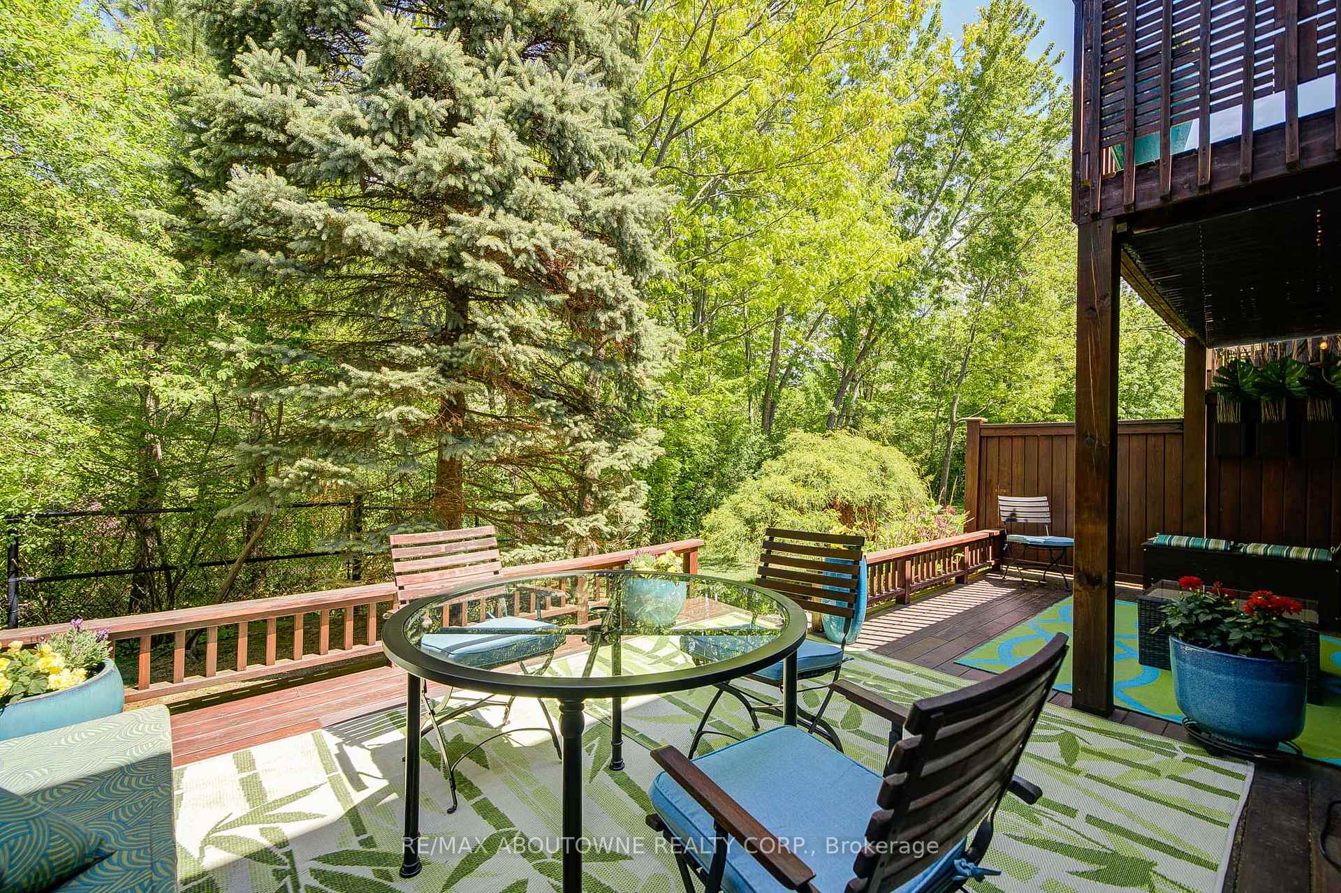 2 Bedrooms Condo at 1169 Dorval, Oakville For sale