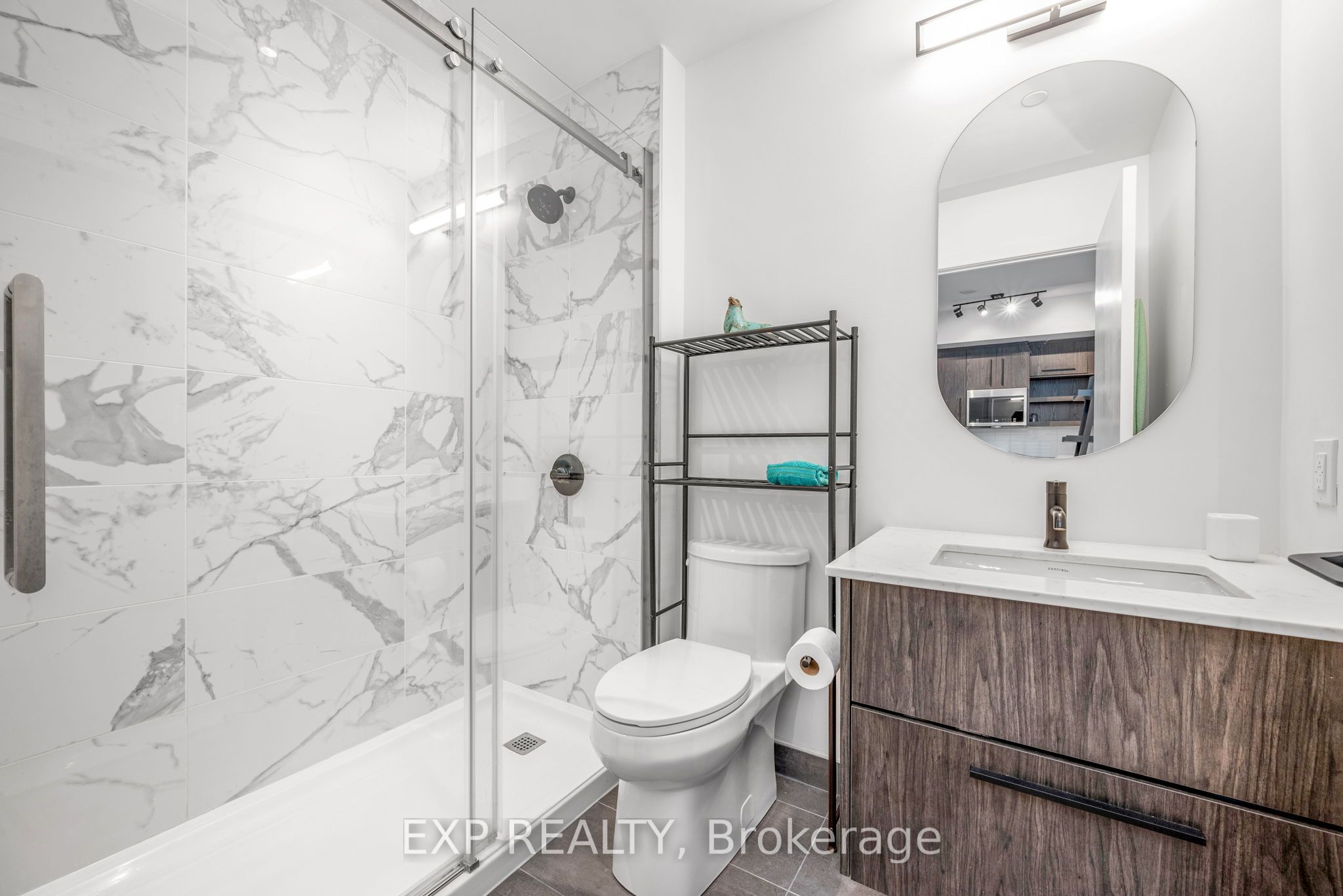 560 Rideau Street, #421