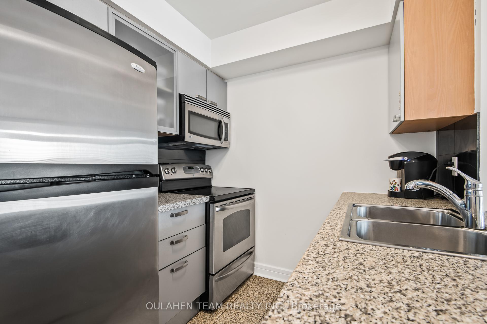 1 Bedroom Condo at 16 Harrison Garden, Toronto For sale