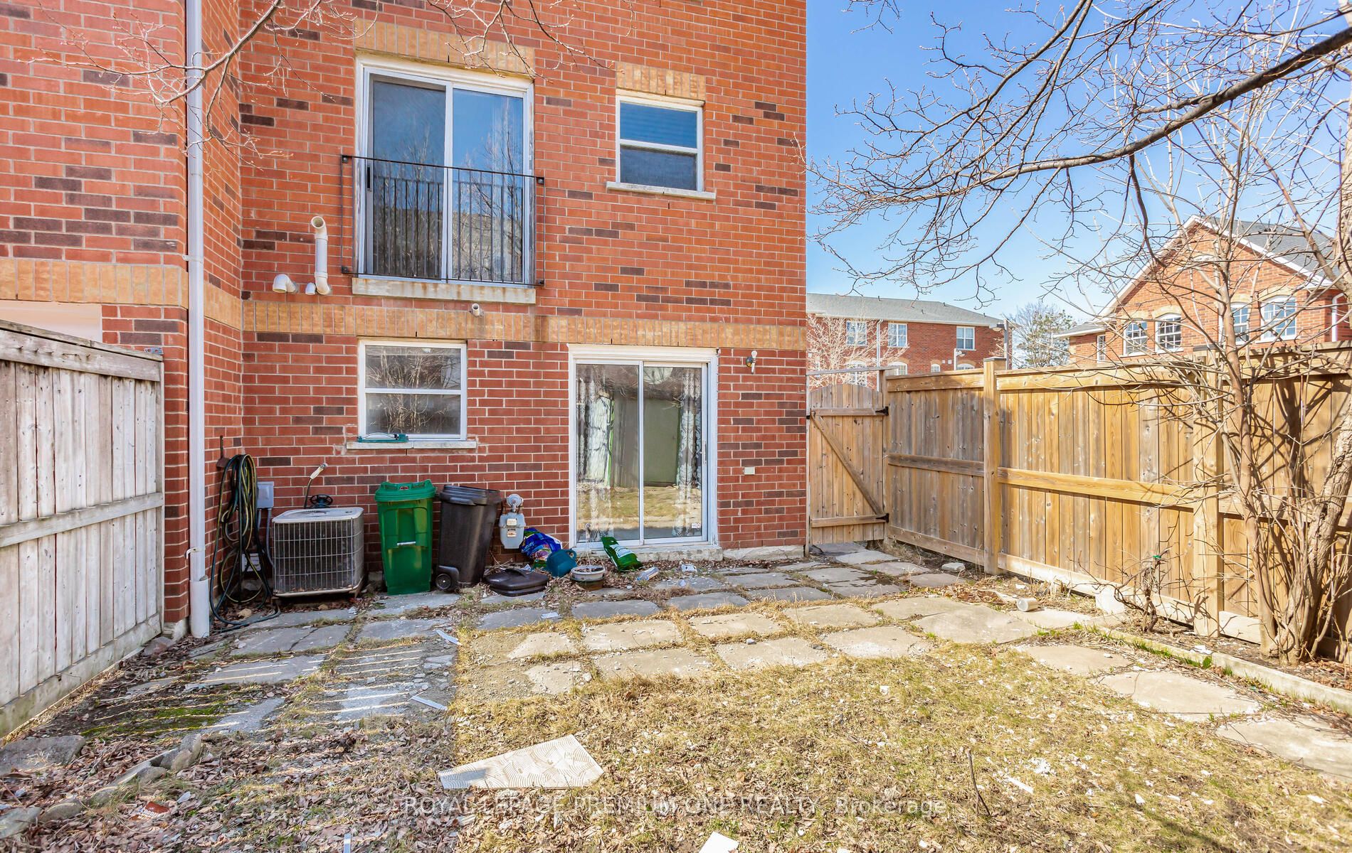 6860 MeadowvaleTownCentre Circle, #23