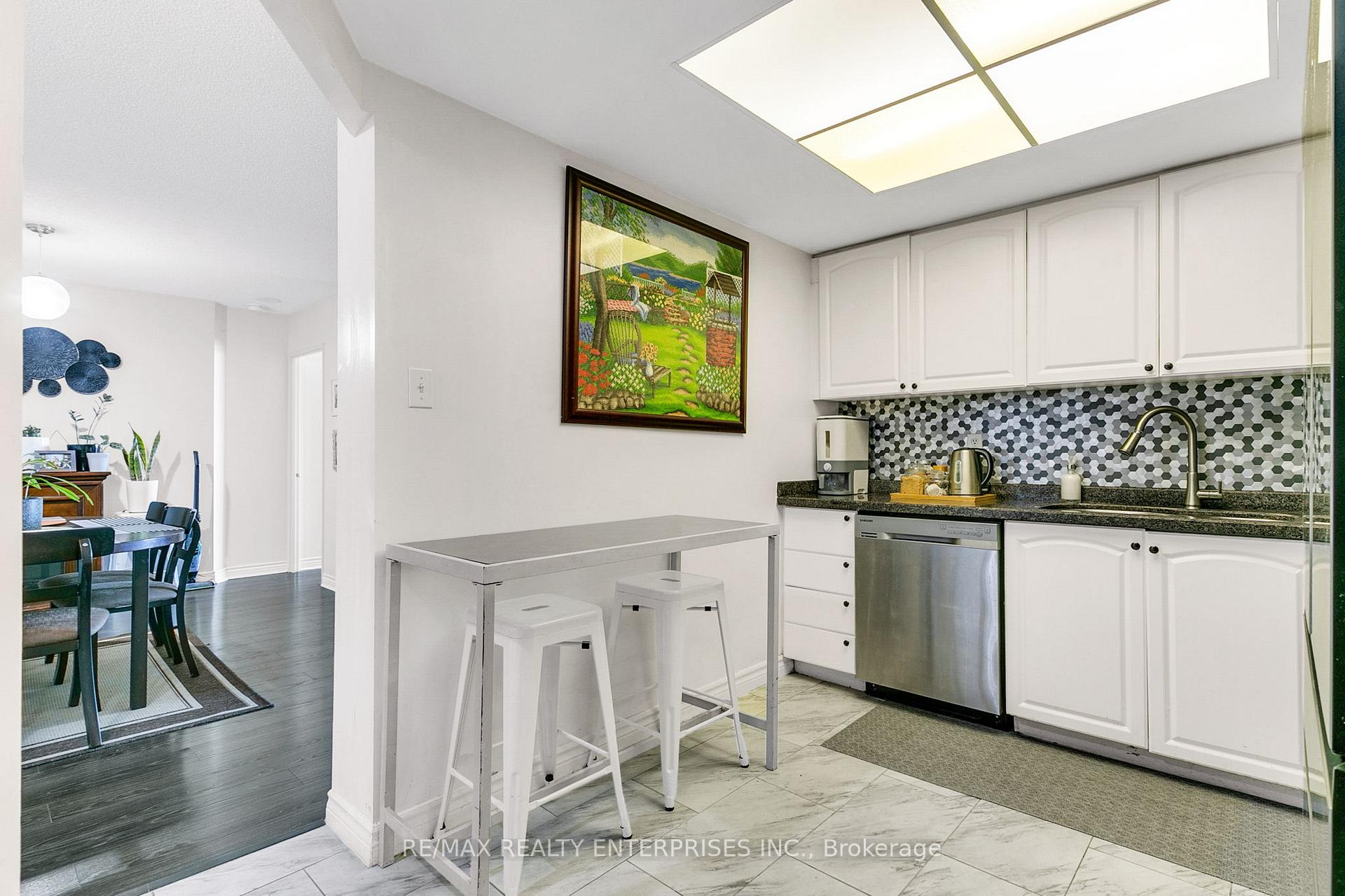 3 Bedrooms Condo at 1 Greystone Walk,  Toronto For sale