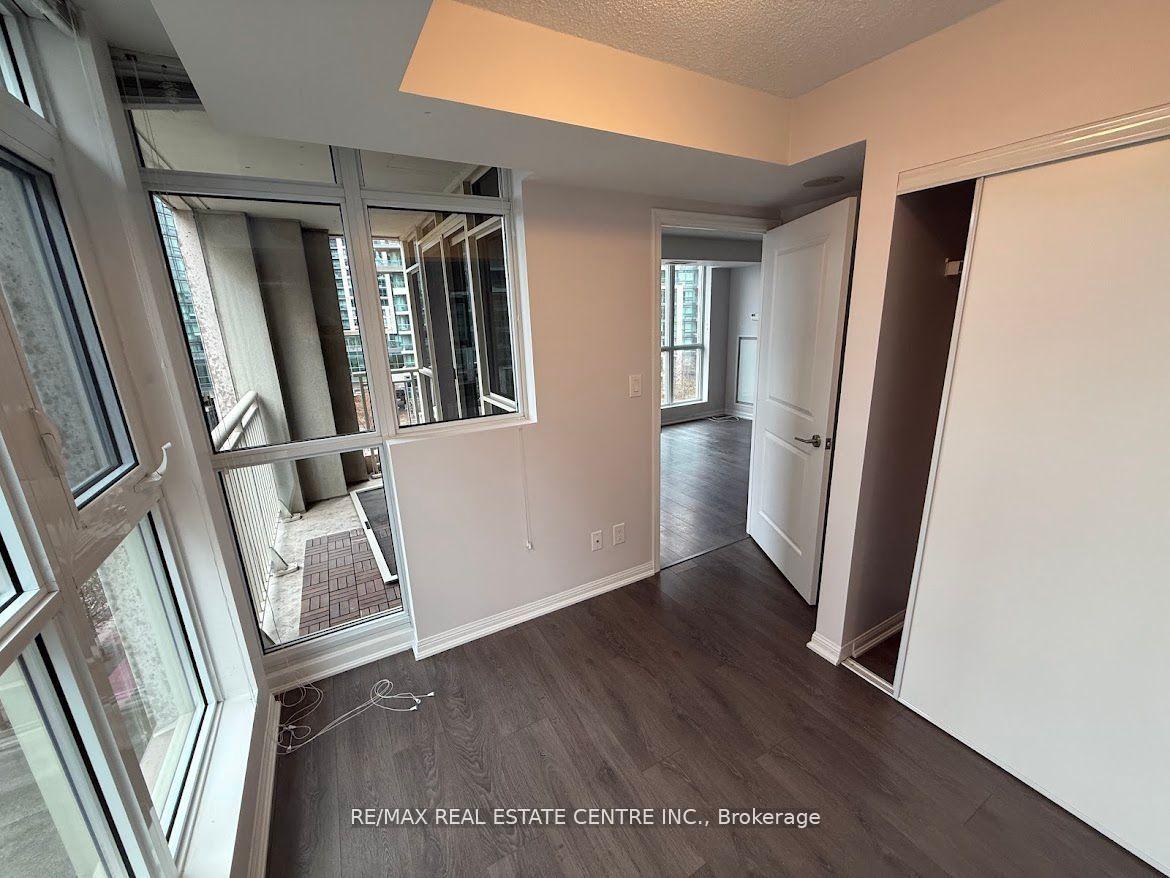3 Bedrooms Condo at 35 Bastion, Toronto For sale
