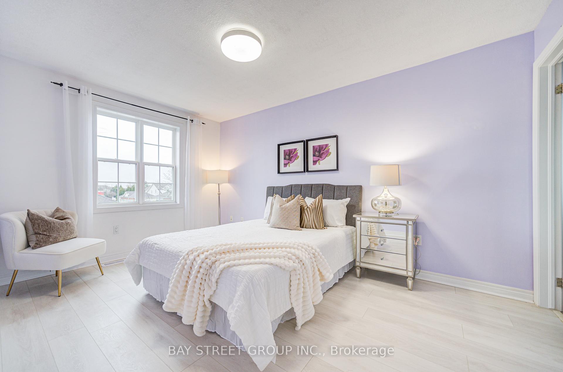 2 Bedrooms Condo at 1085 Harrogate, Hamilton For sale