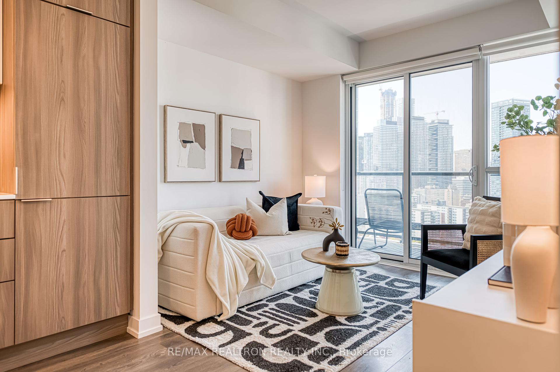 1 Bedroom Condo at 159 Wellesley,  Toronto For sale