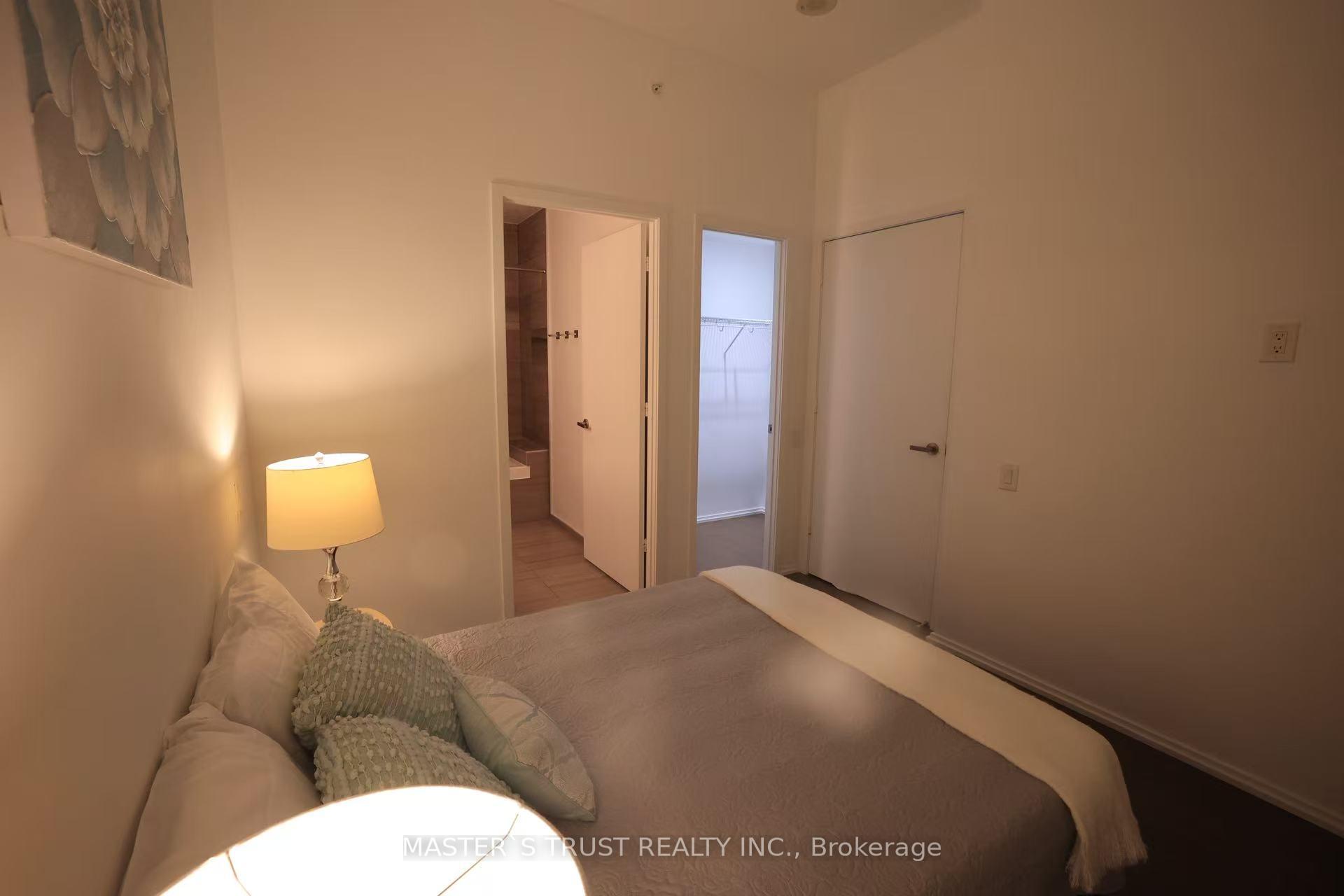 2 Bedrooms Condo at 45 Charles, Toronto For sale
