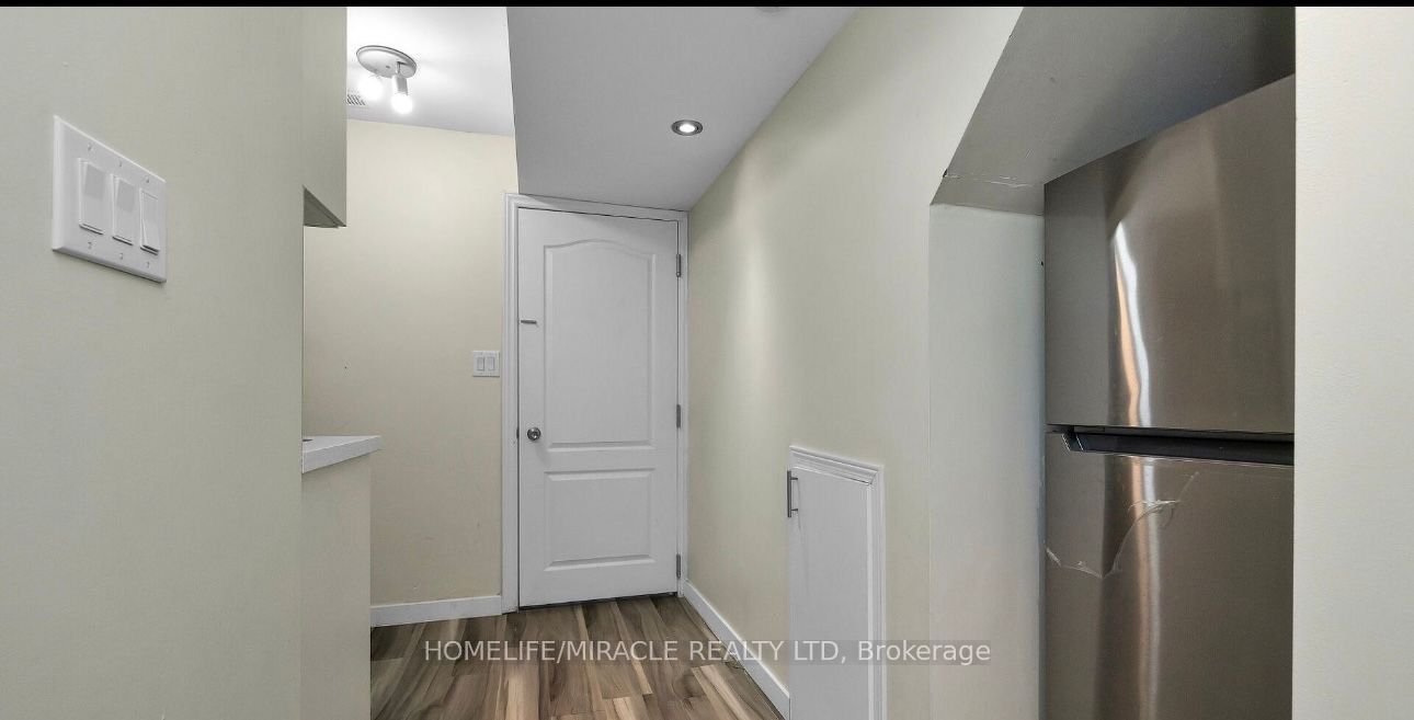1686 Samuelson Circle, #Lower