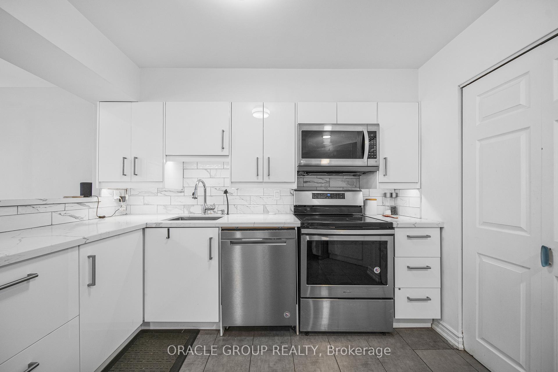 1 Bedroom Condo at 1485 Lakeshore,  Mississauga For sale
