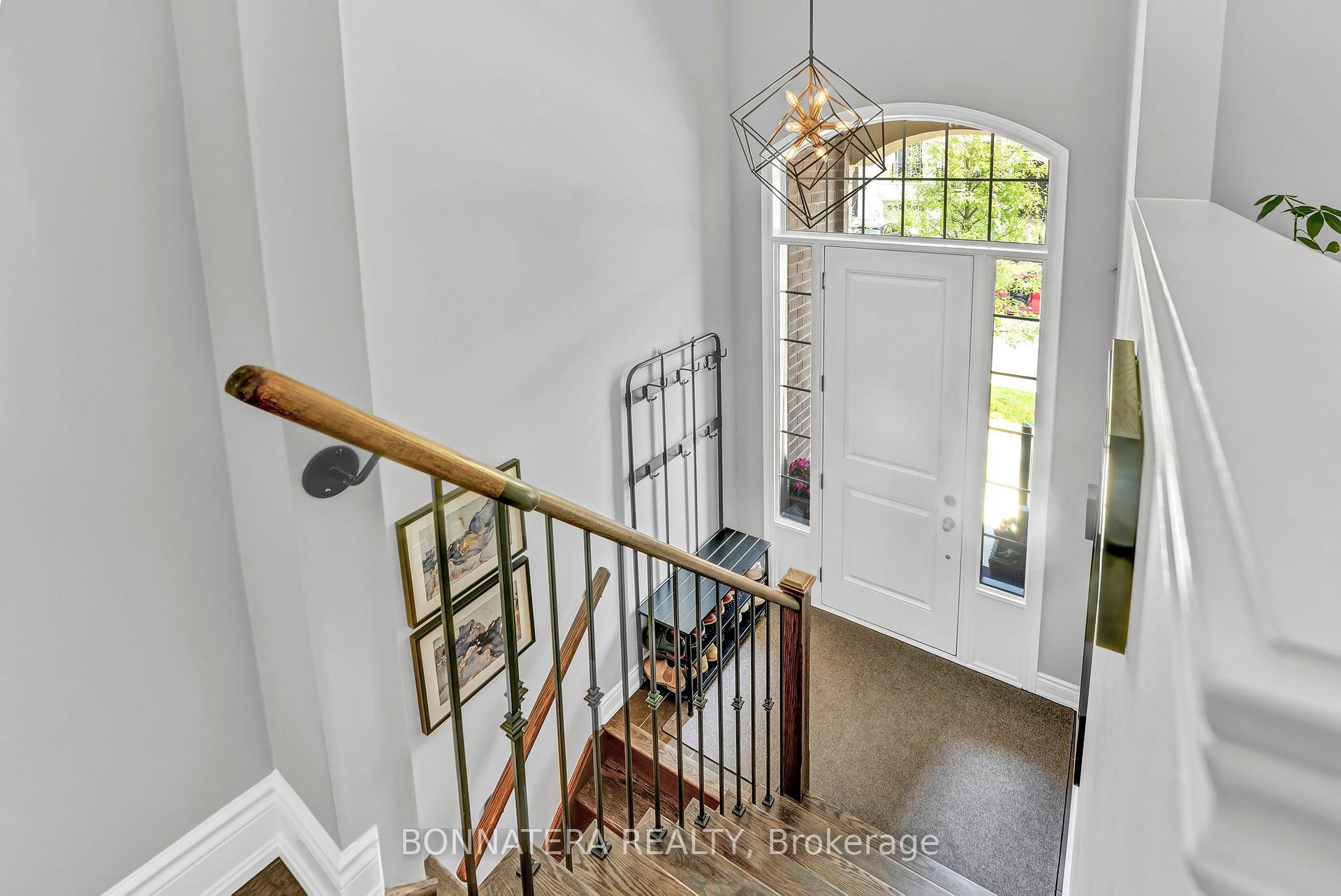 4 Bedrooms Condo at 10 Augustus, Toronto For sale