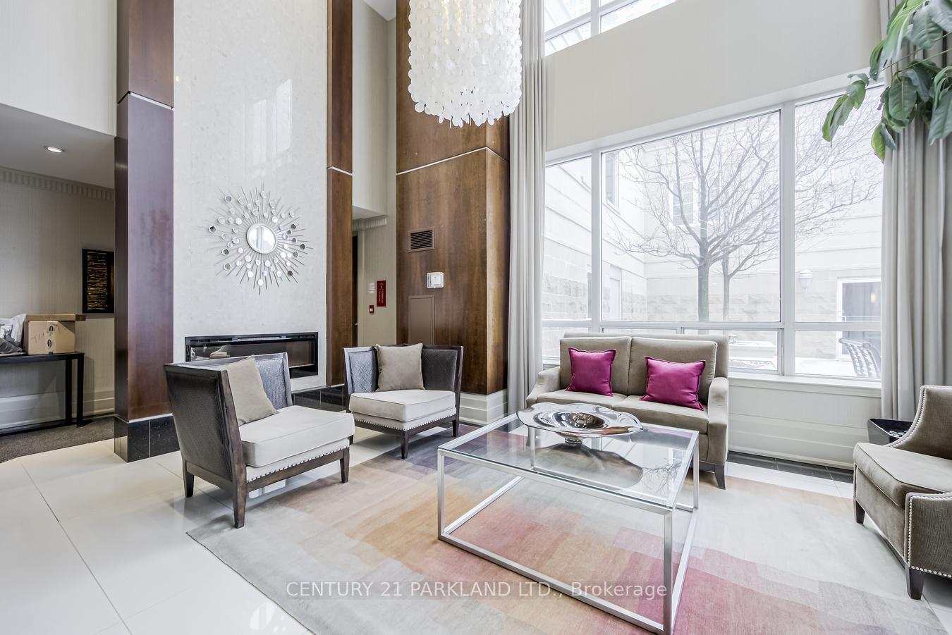 3 Bedrooms Condo at 8 Rean, Toronto For sale