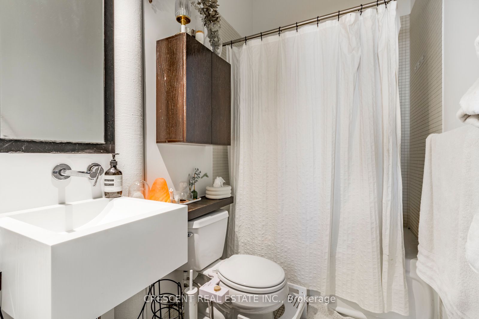 915 King Street W, #208