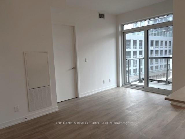 2 Bedrooms Condo at 8 Beverley Glen,  Vaughan For sale