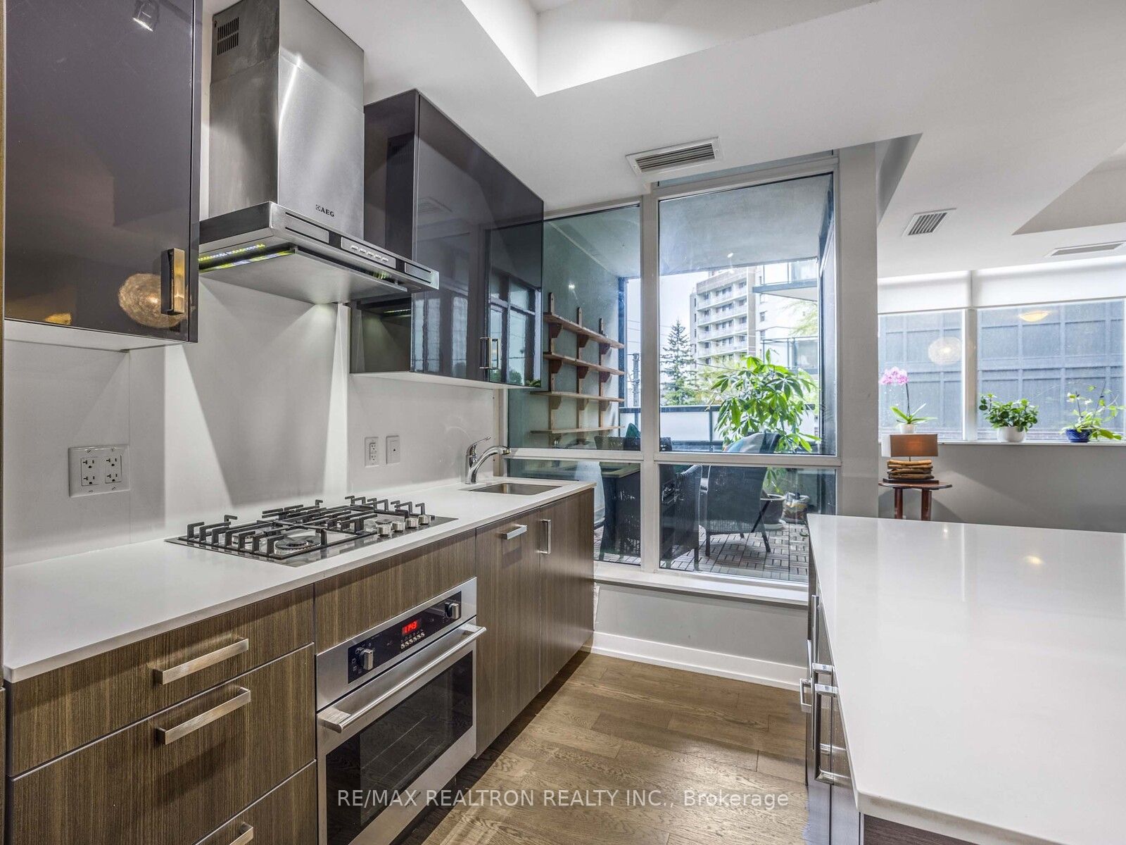 36 Howard Park Avenue, #202