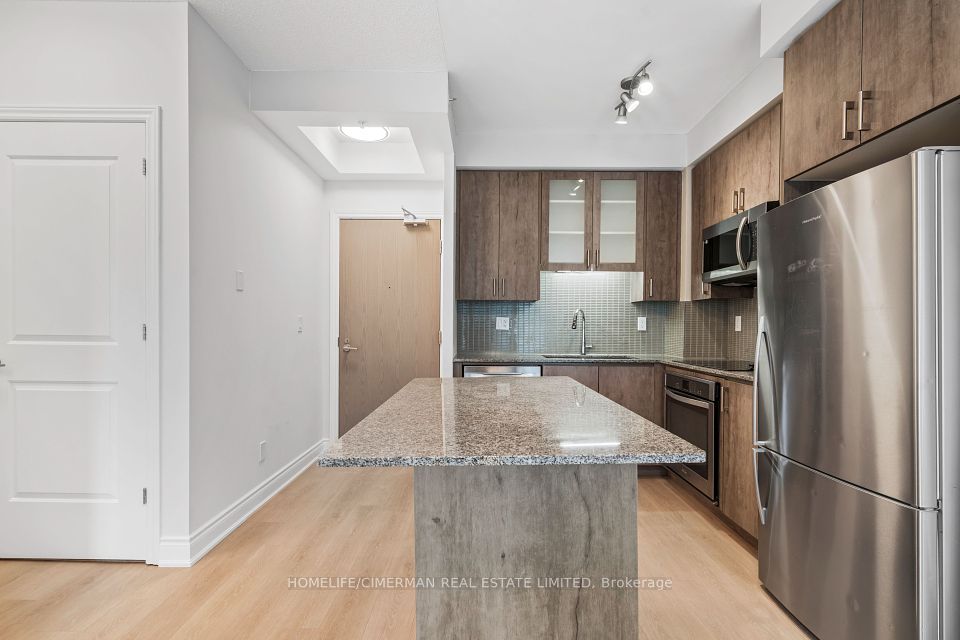 Kitchen With Centre Island