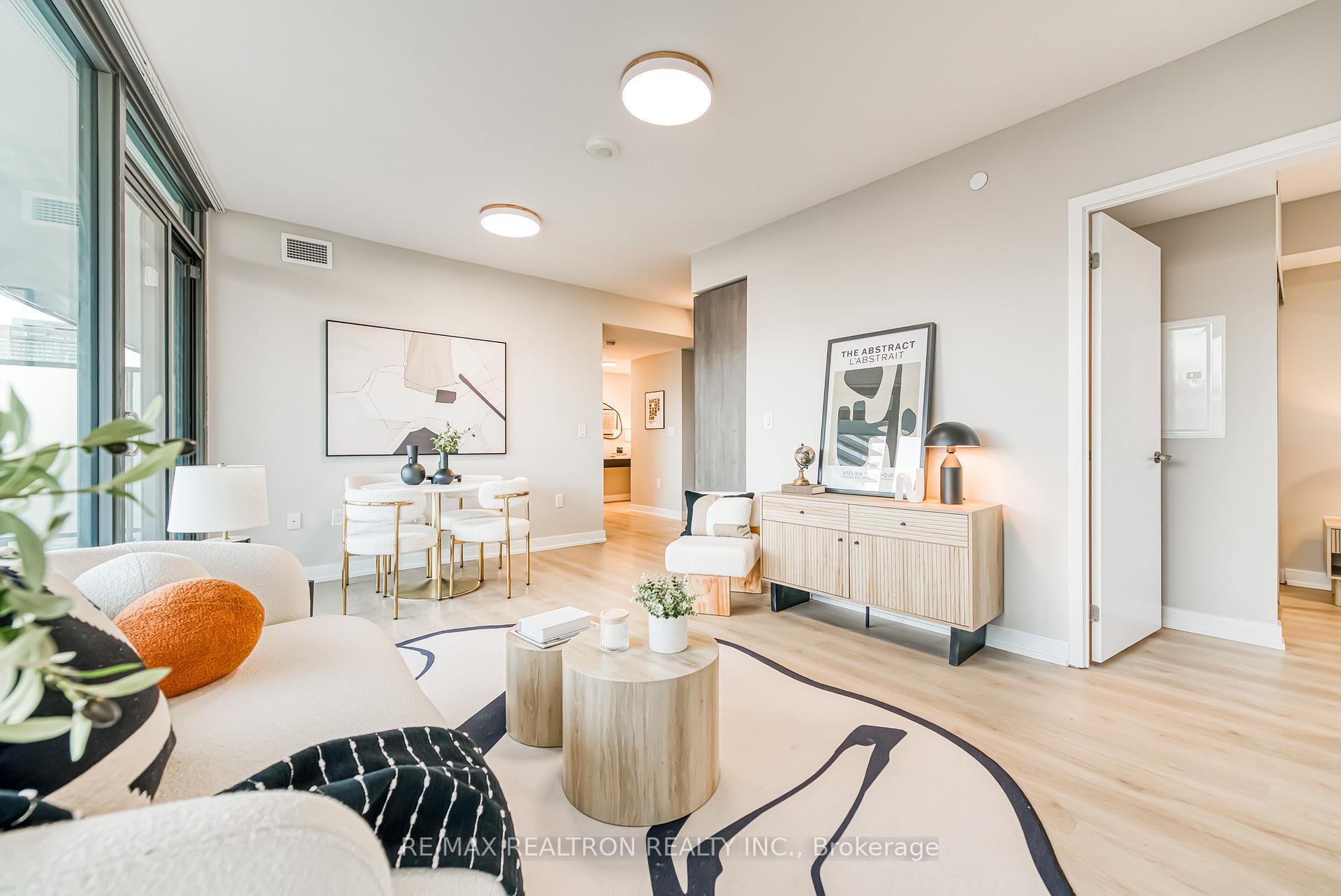 3 Bedrooms Condo at 11 Wellesley, Toronto For sale