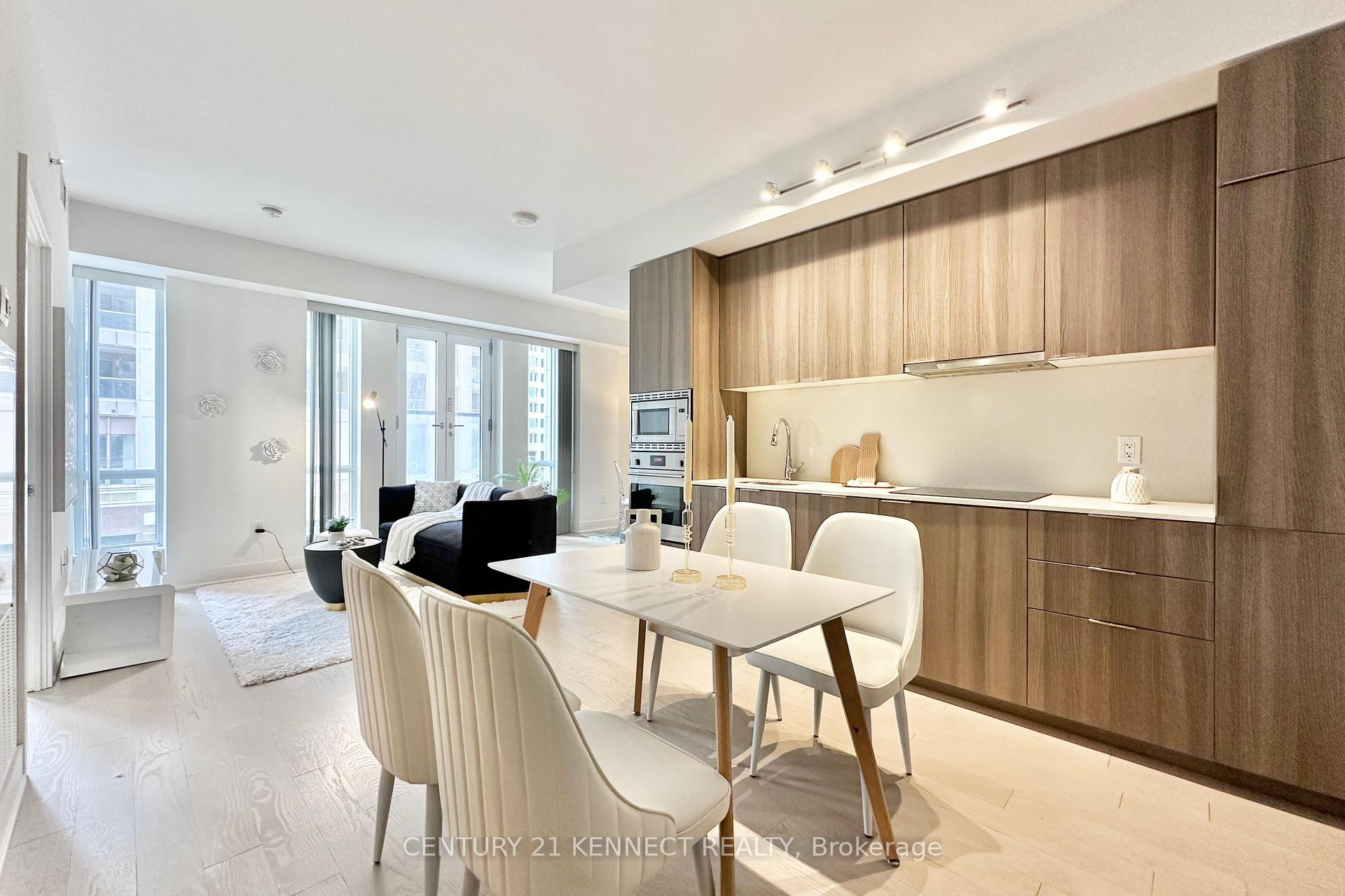 #313 – 955 Bay Street, Toronto, ON M5S 2A2