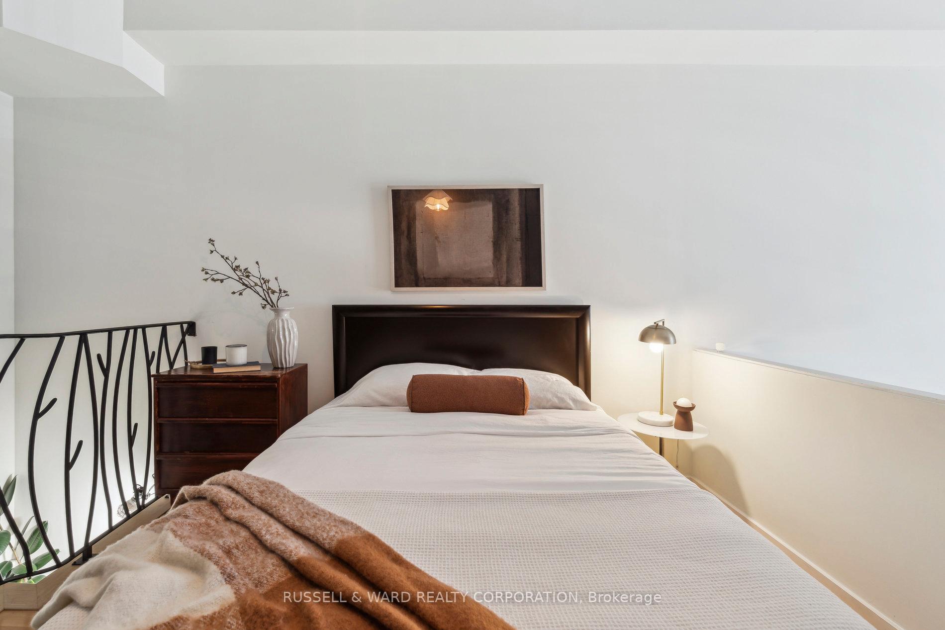 2 Bedrooms Condo at 394 Euclid,  Toronto For sale